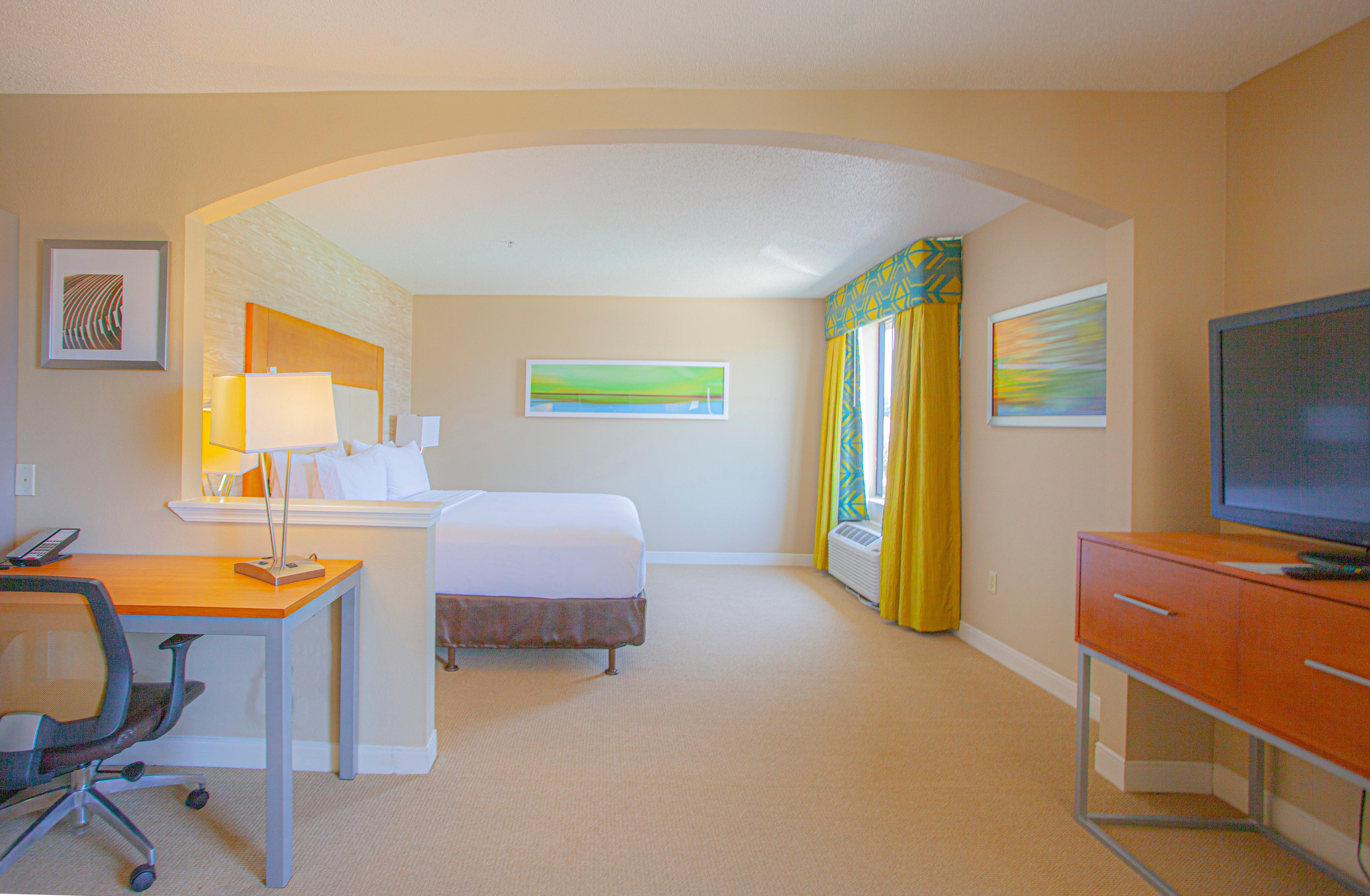 Suite Business Queen Bed