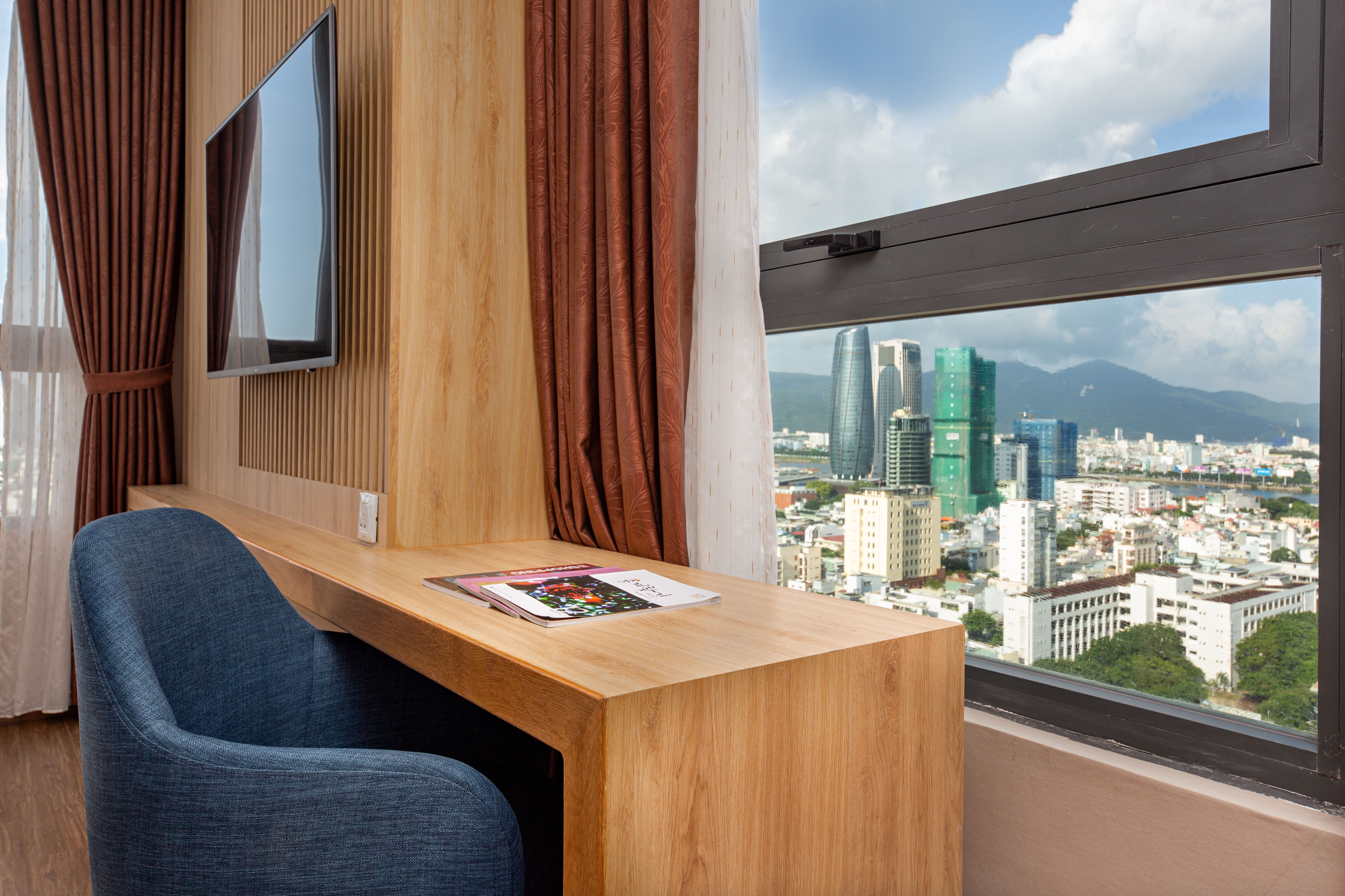 Triple Deluxe City View