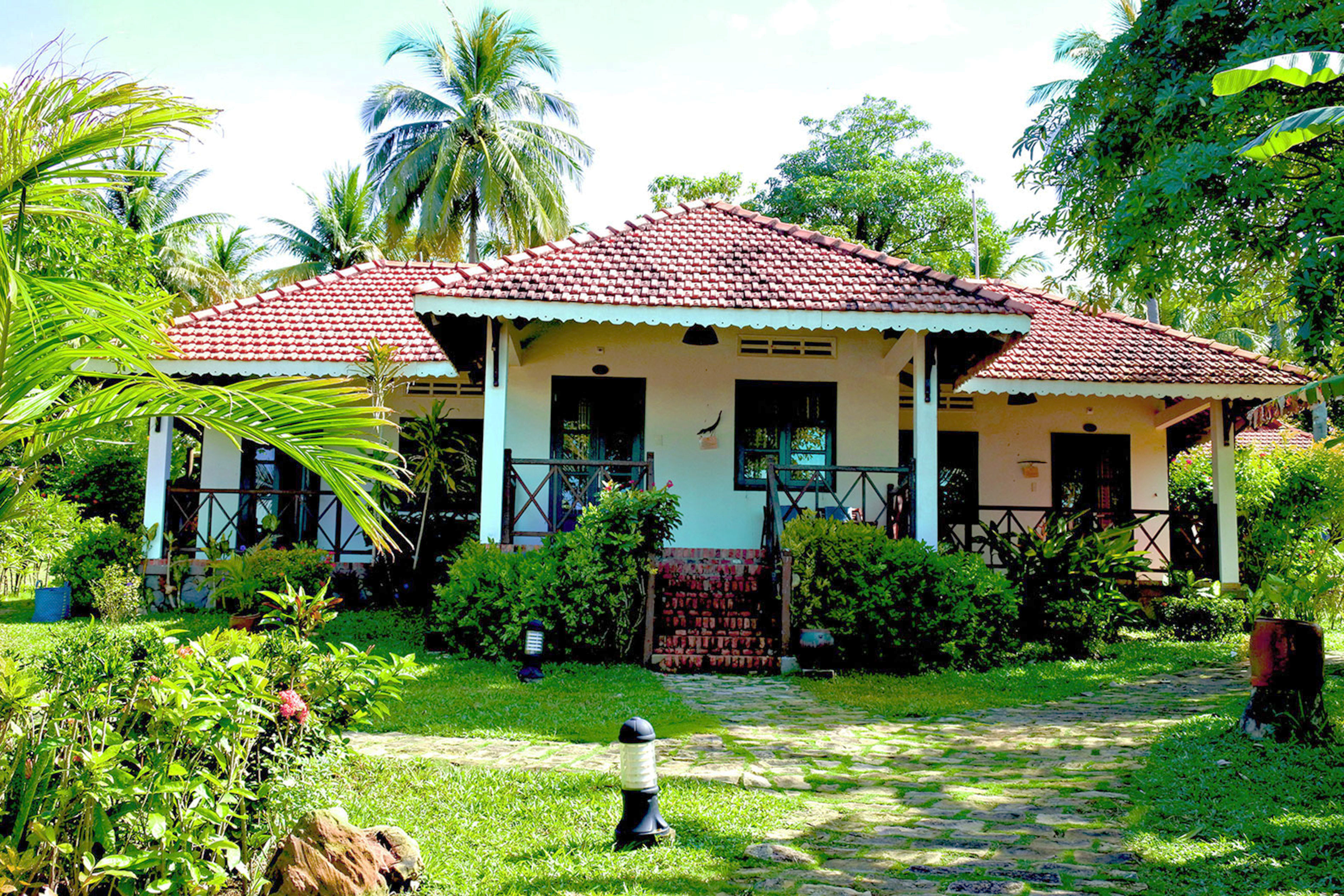 Bungalow Deluxe Partial Ocean View