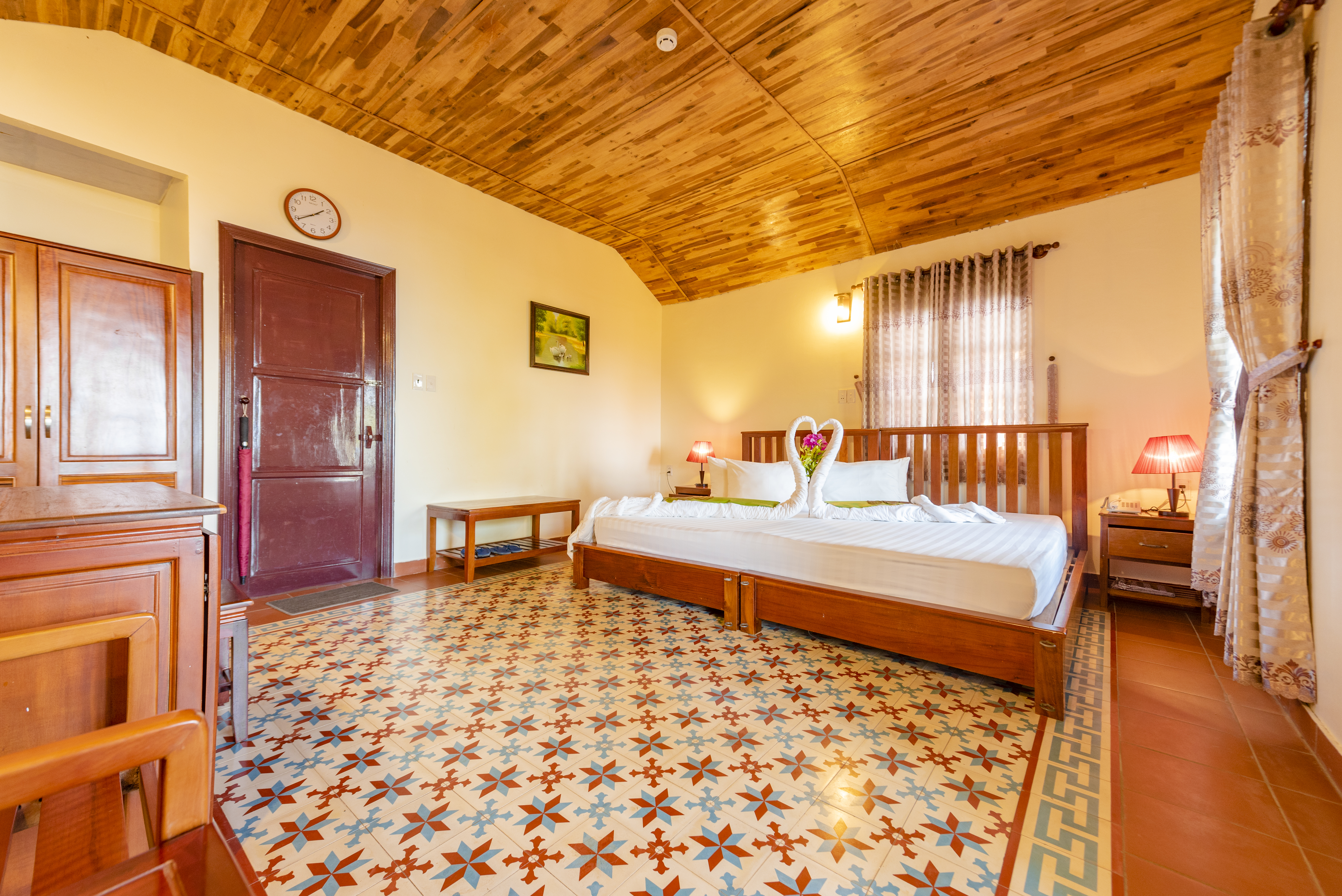 Bungalow Deluxe Partial Ocean View