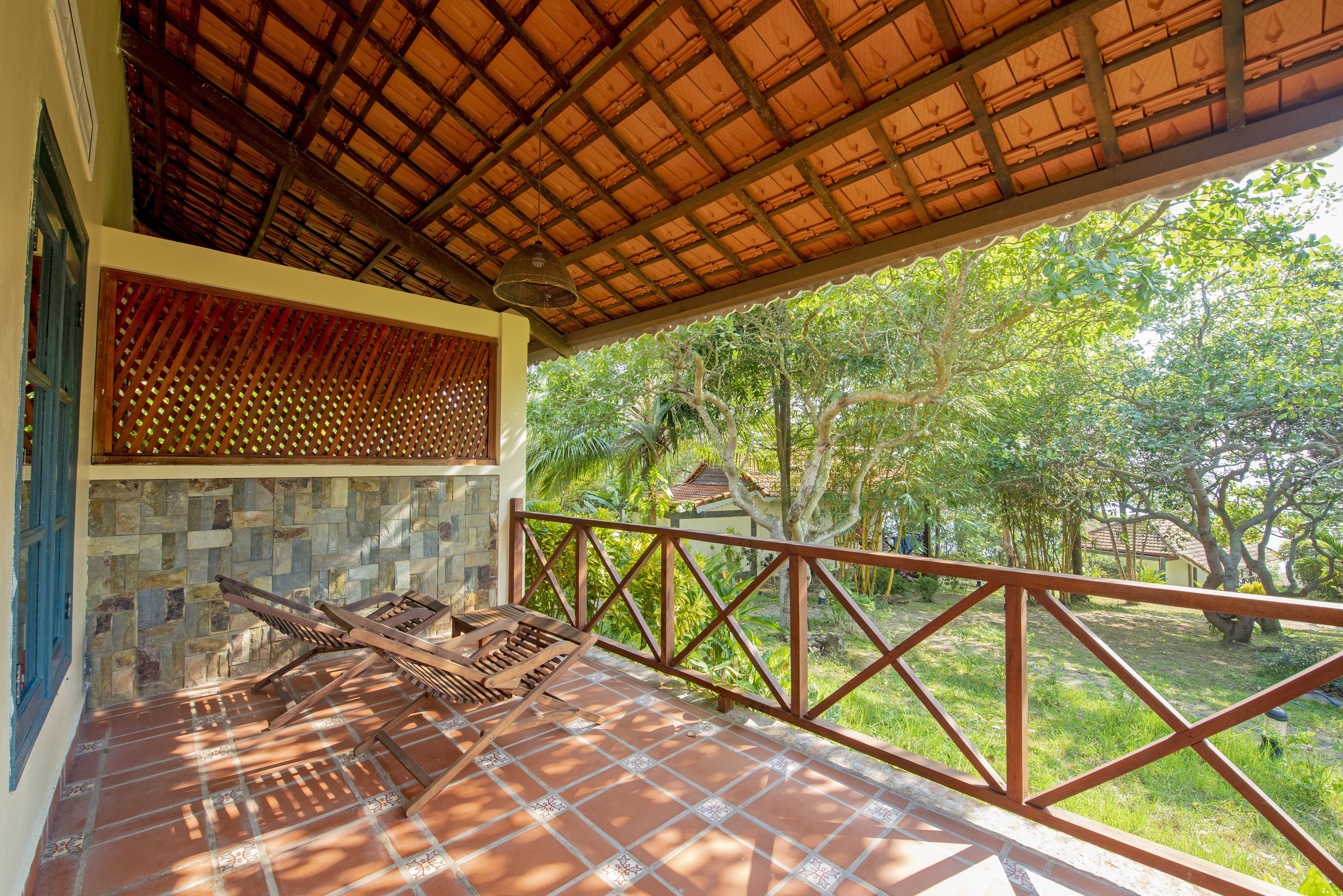 Bungalow Deluxe Partial Ocean View