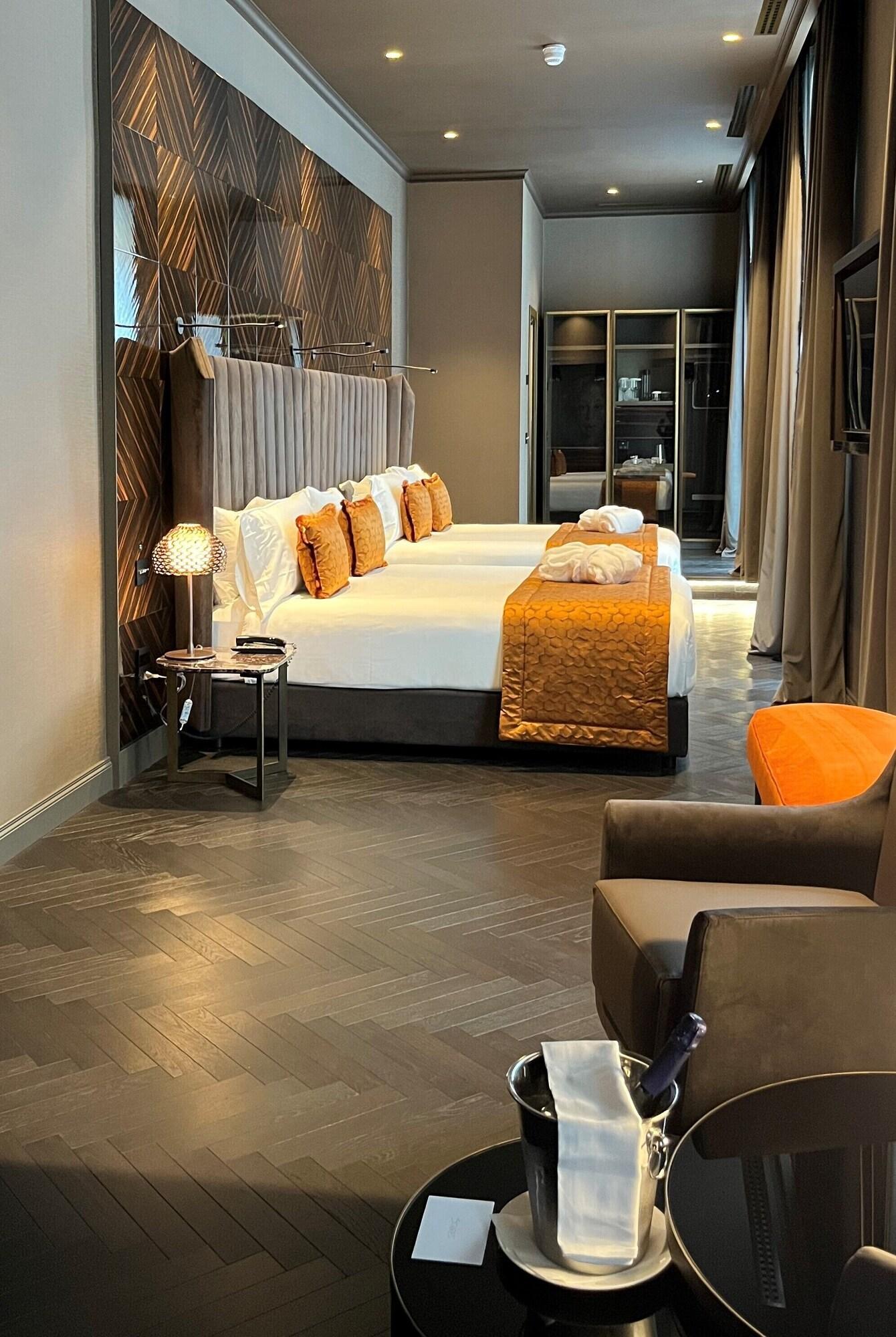 Suite Two Queen Beds One Bedroom