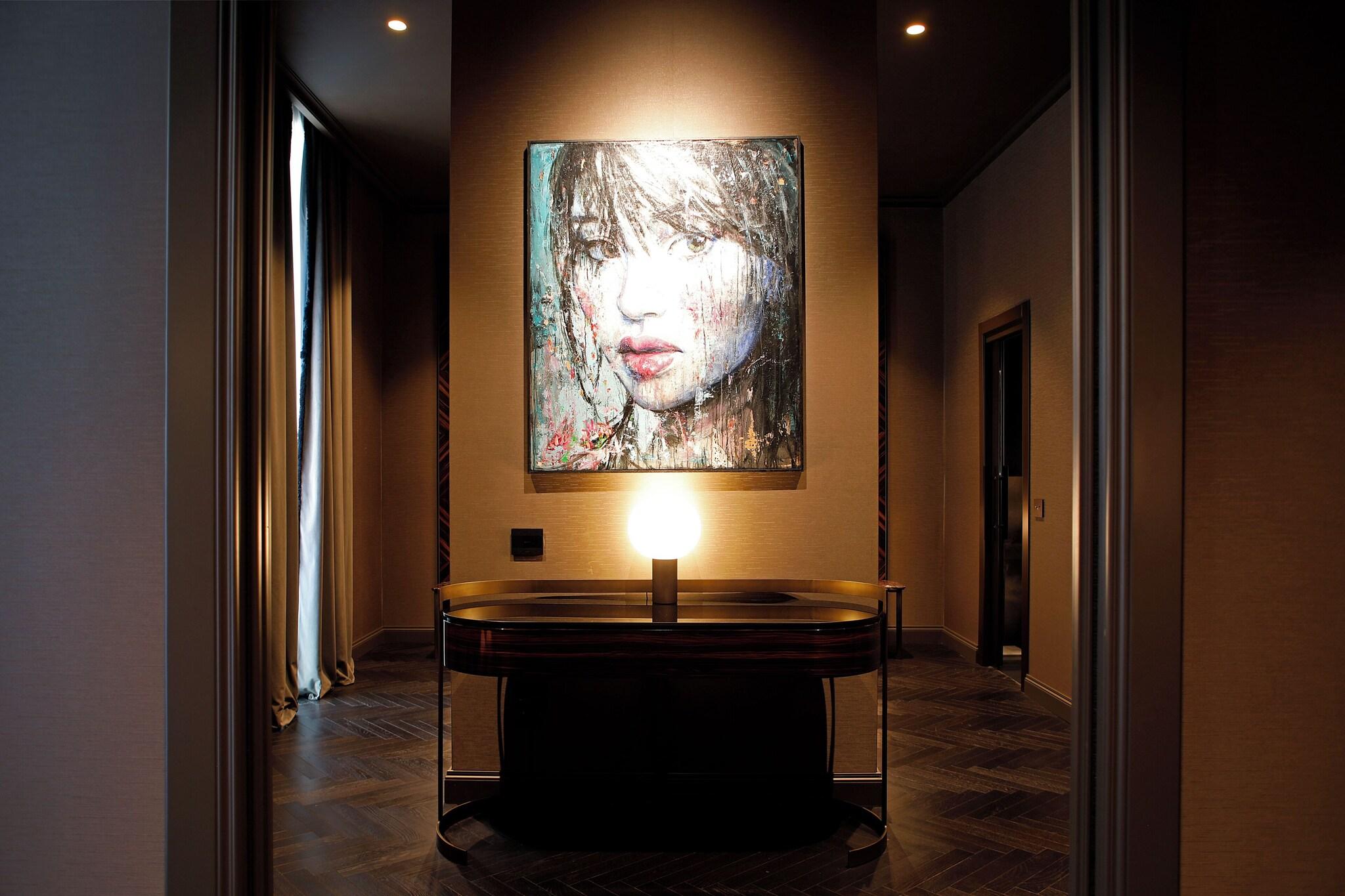 Suite City View King Bed