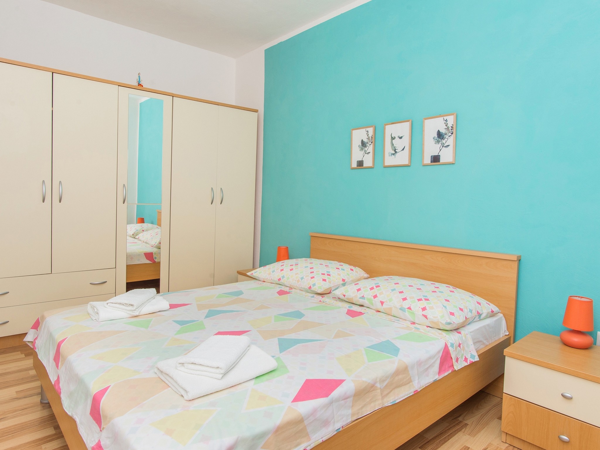 Apartment Capacity 4