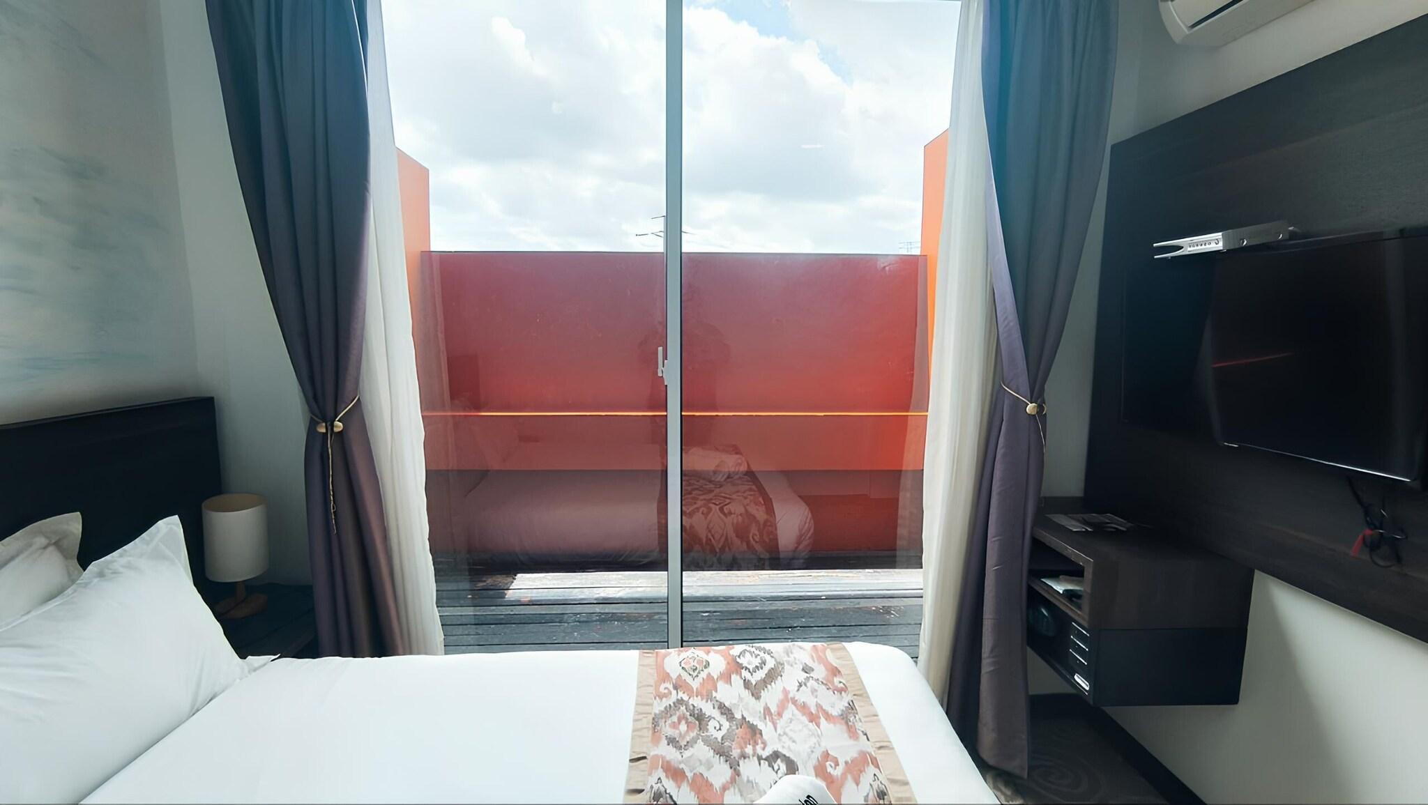 Double Queen Size Bed