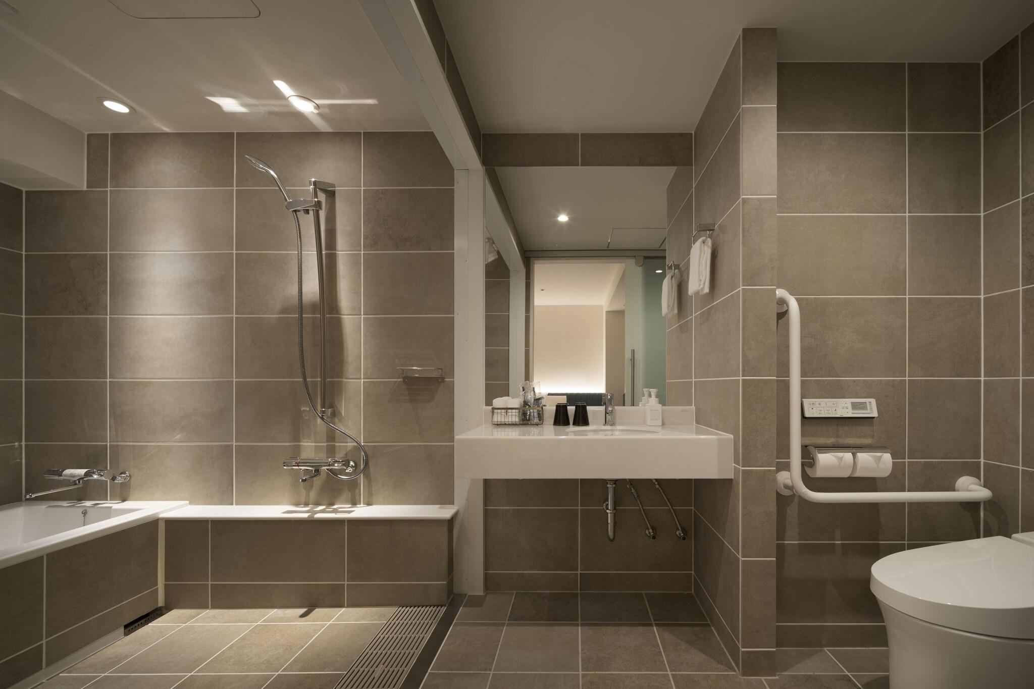 Twin Accessible Smoking