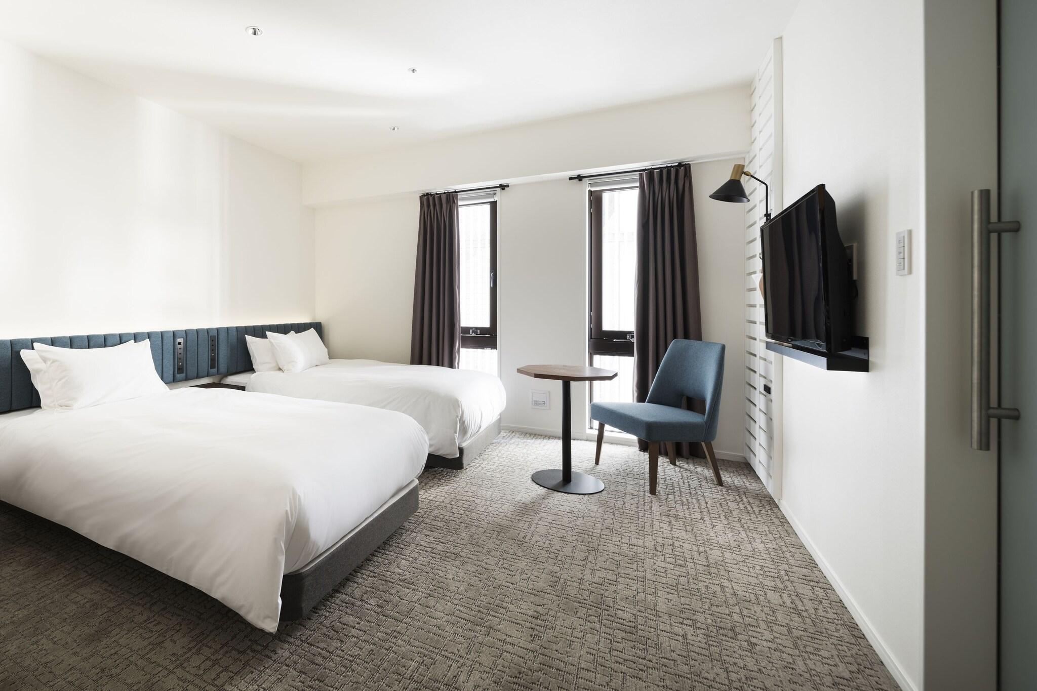 Twin Accessible Smoking