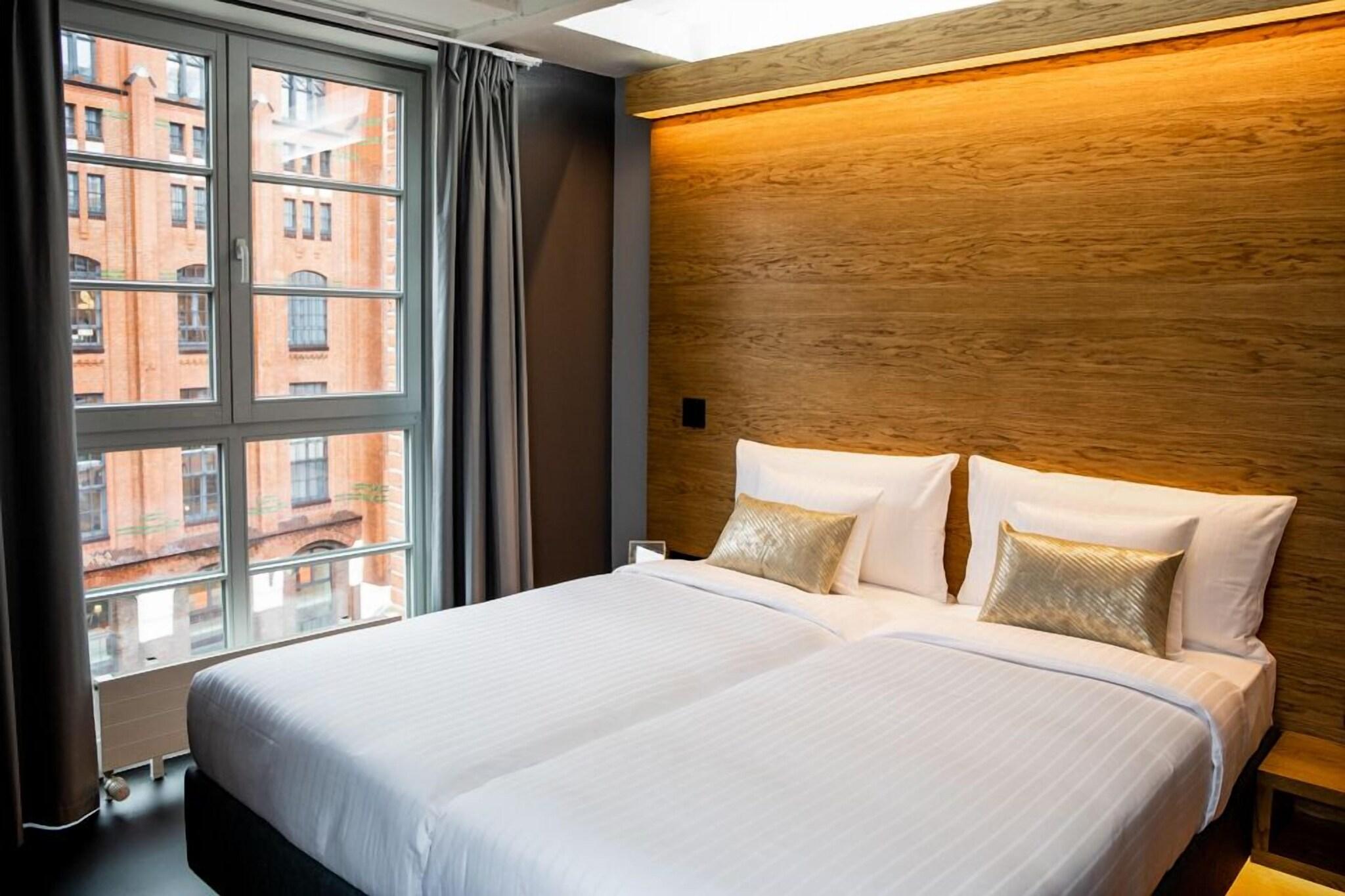 Suite Queen Size Bed