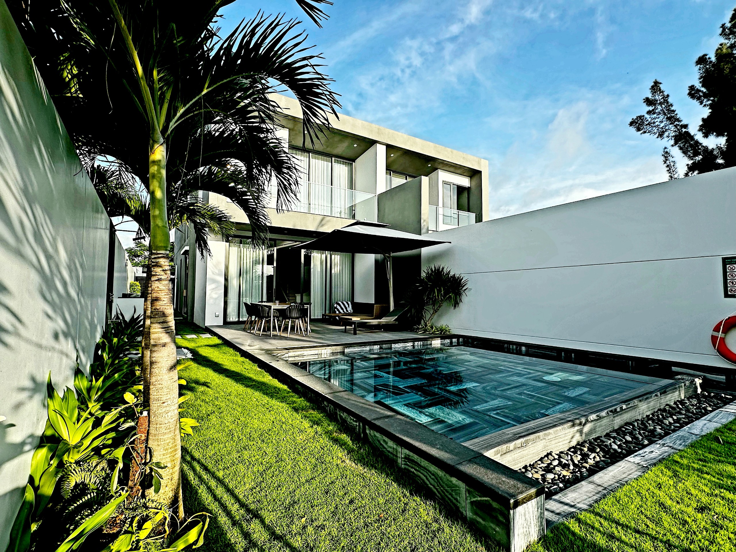 Villa Three Bedrooms Three Bathrooms