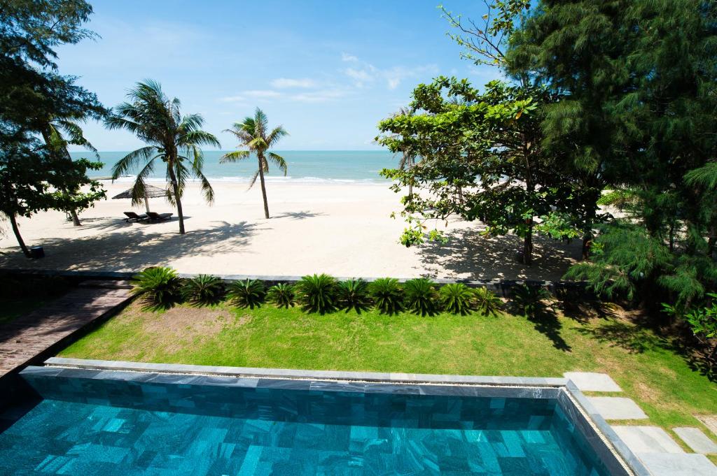 Villa Beach Front with Private Pool