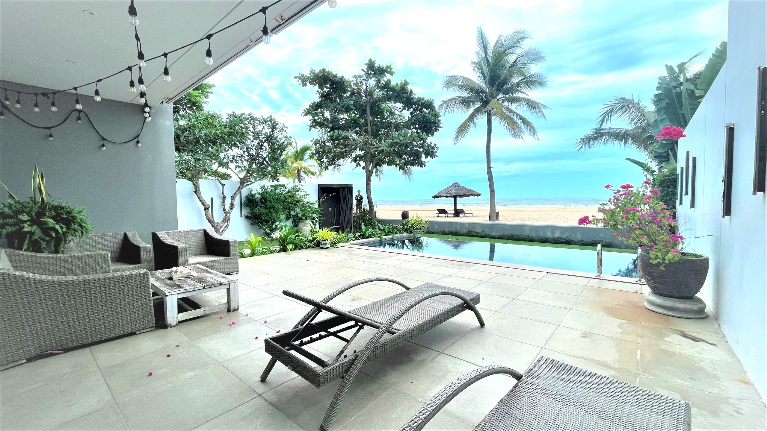 Villa Beach Front with Private Pool