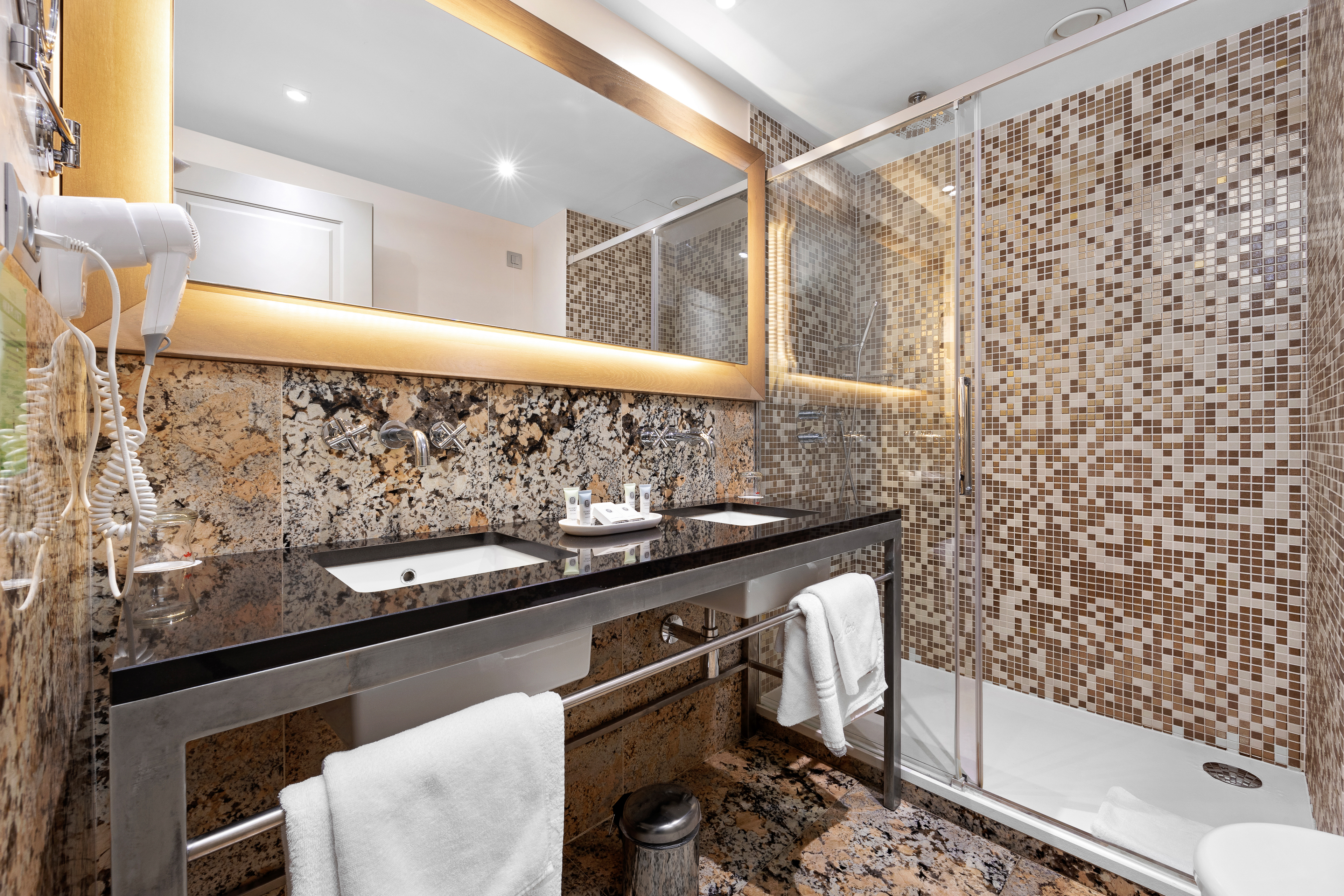 Double or Twin Superior