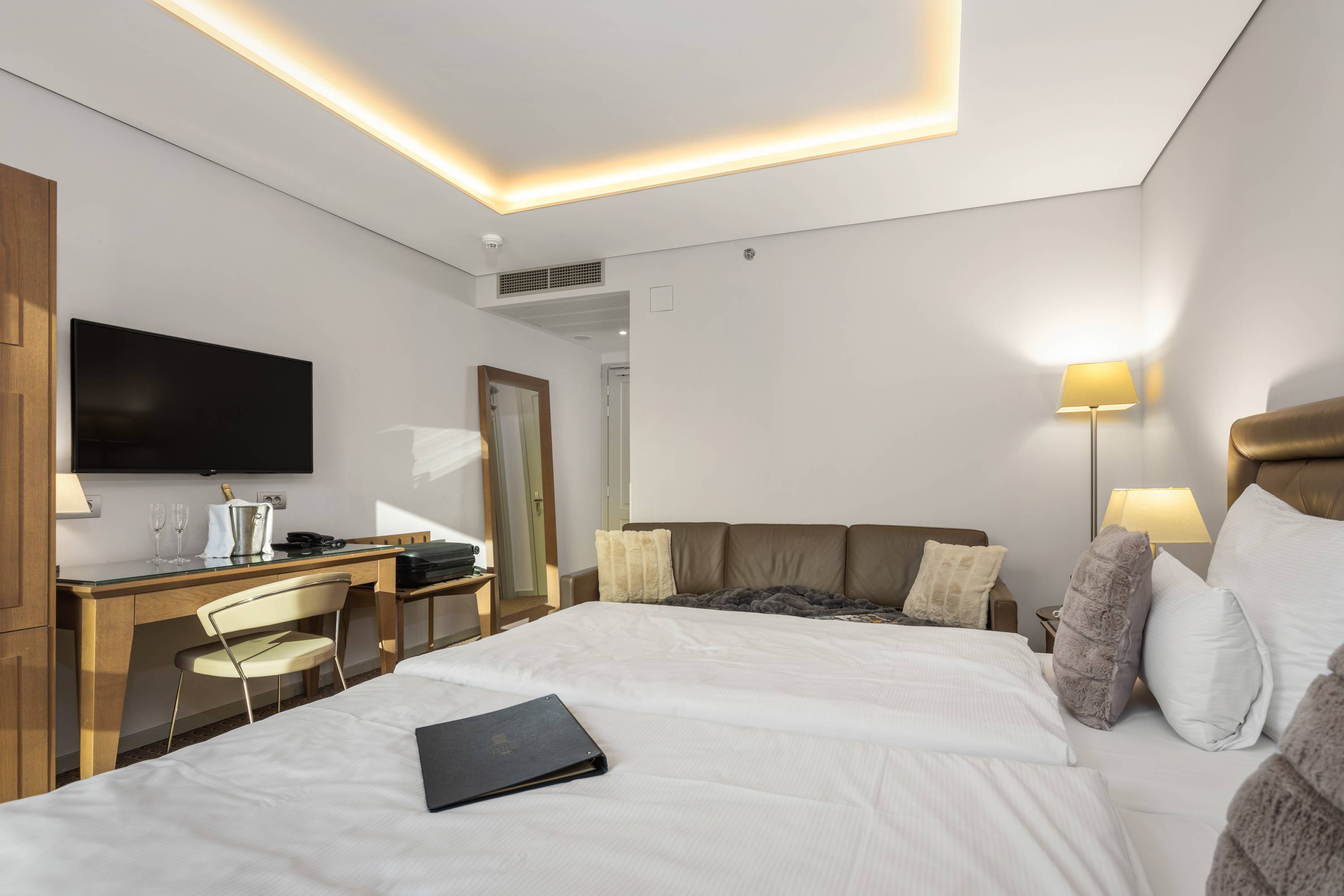 Double or Twin Superior