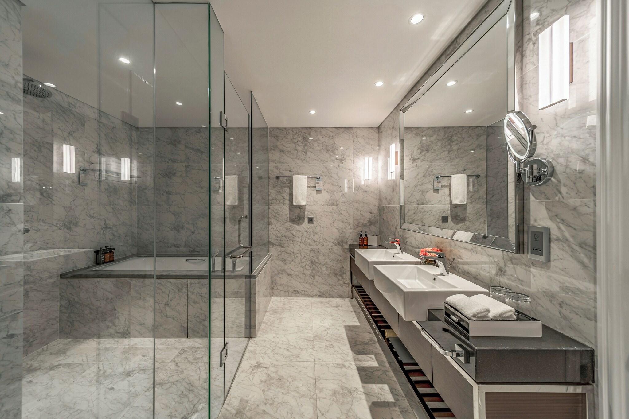 Suite Premier City View