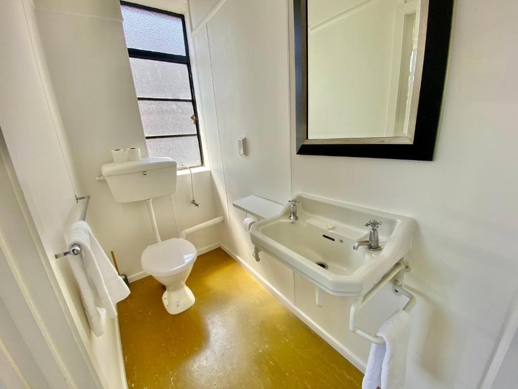 Double Deluxe One Bed