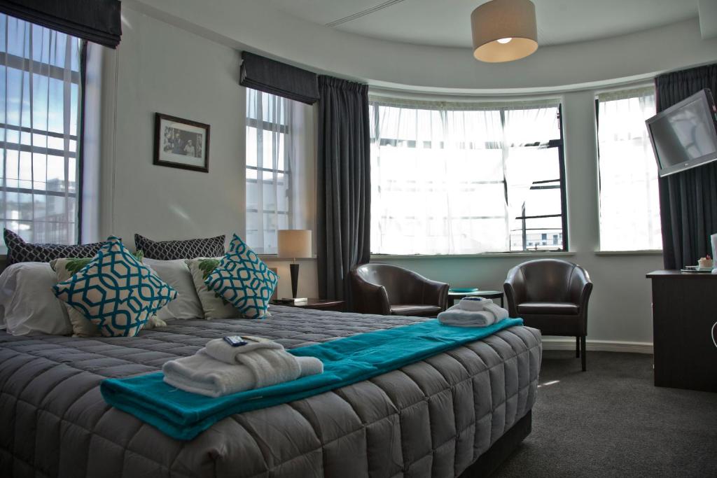 Double Deluxe One Bed