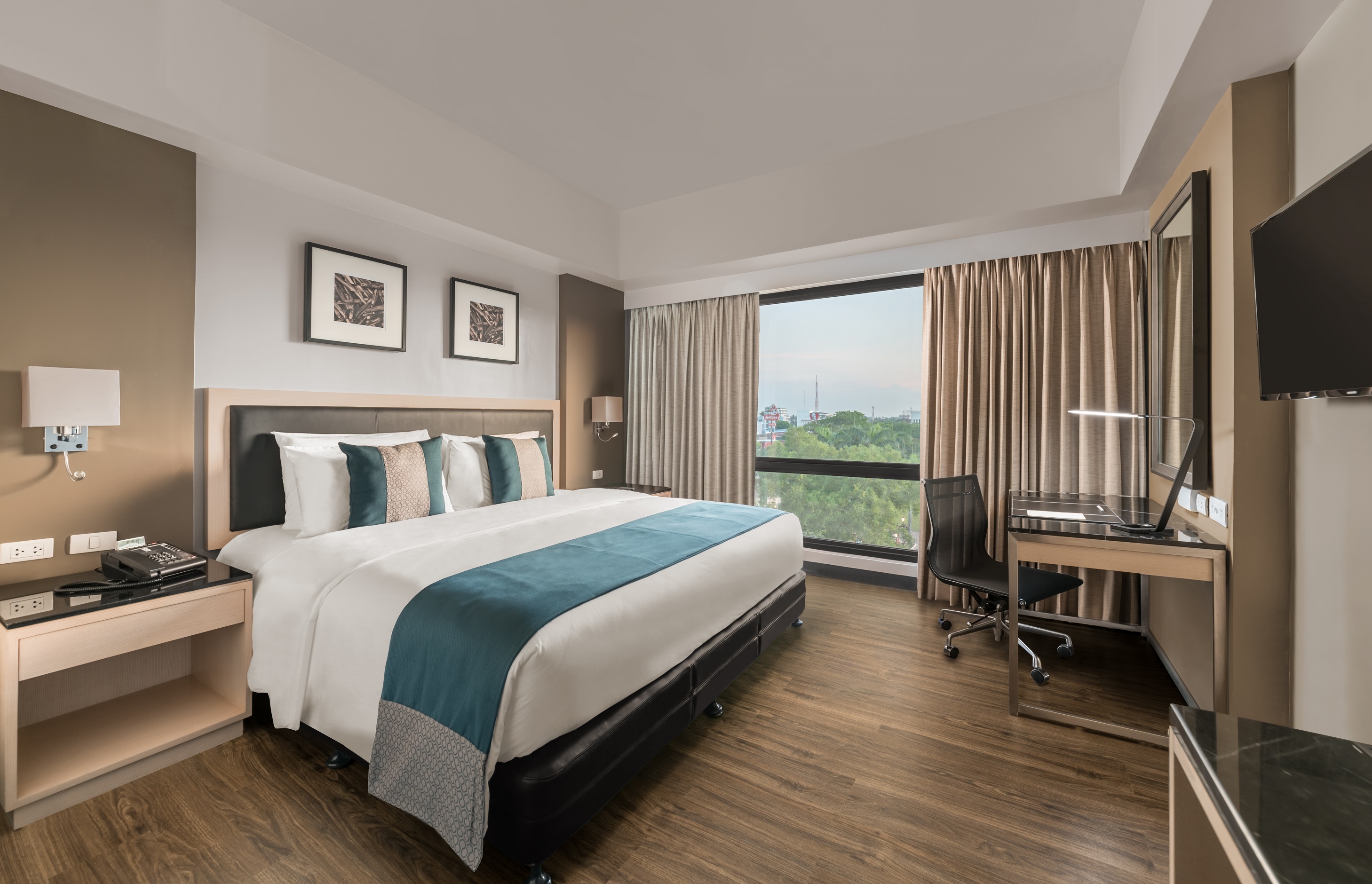 Double or Twin Deluxe