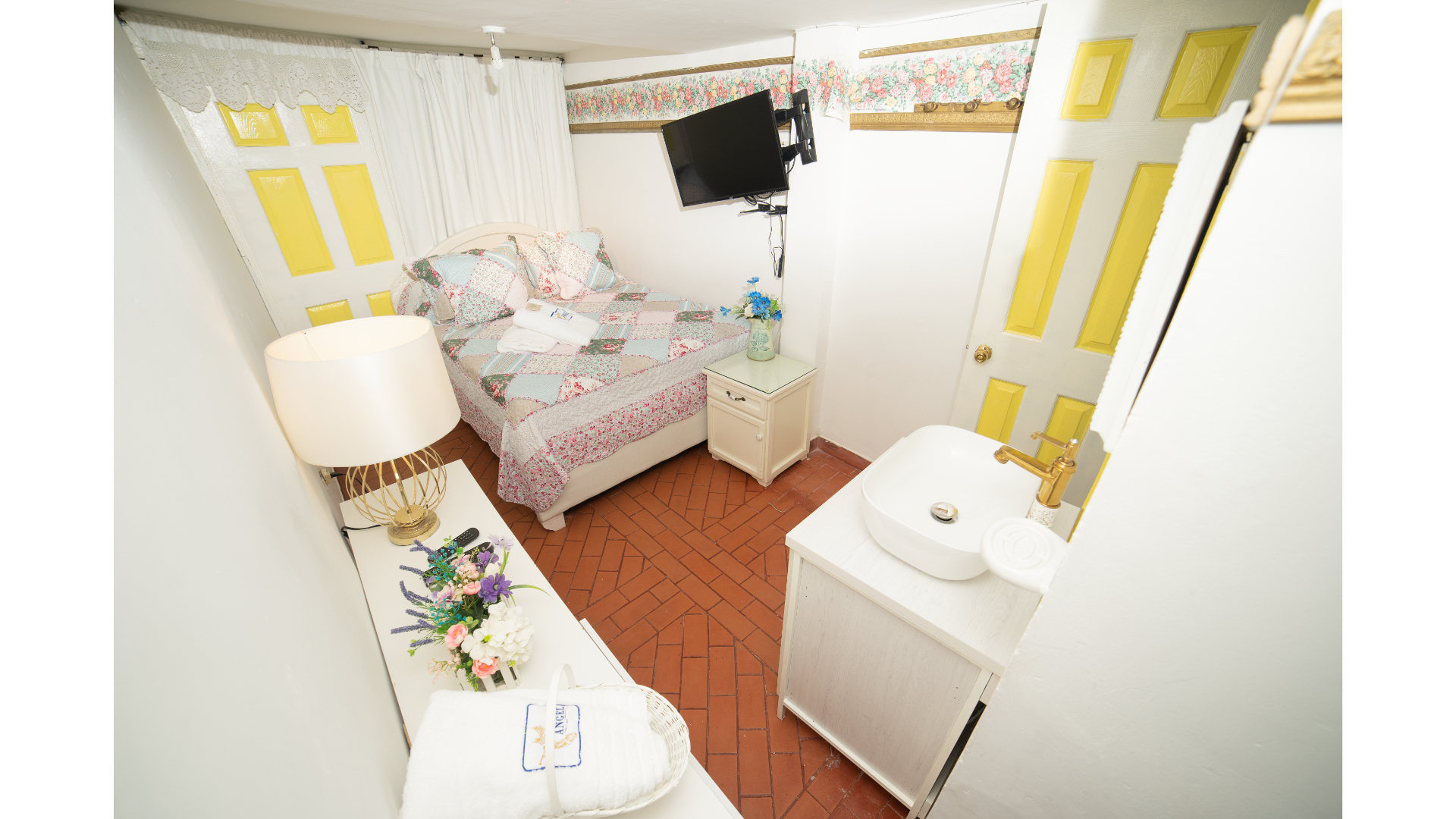 Double One Bedroom One Bathroom