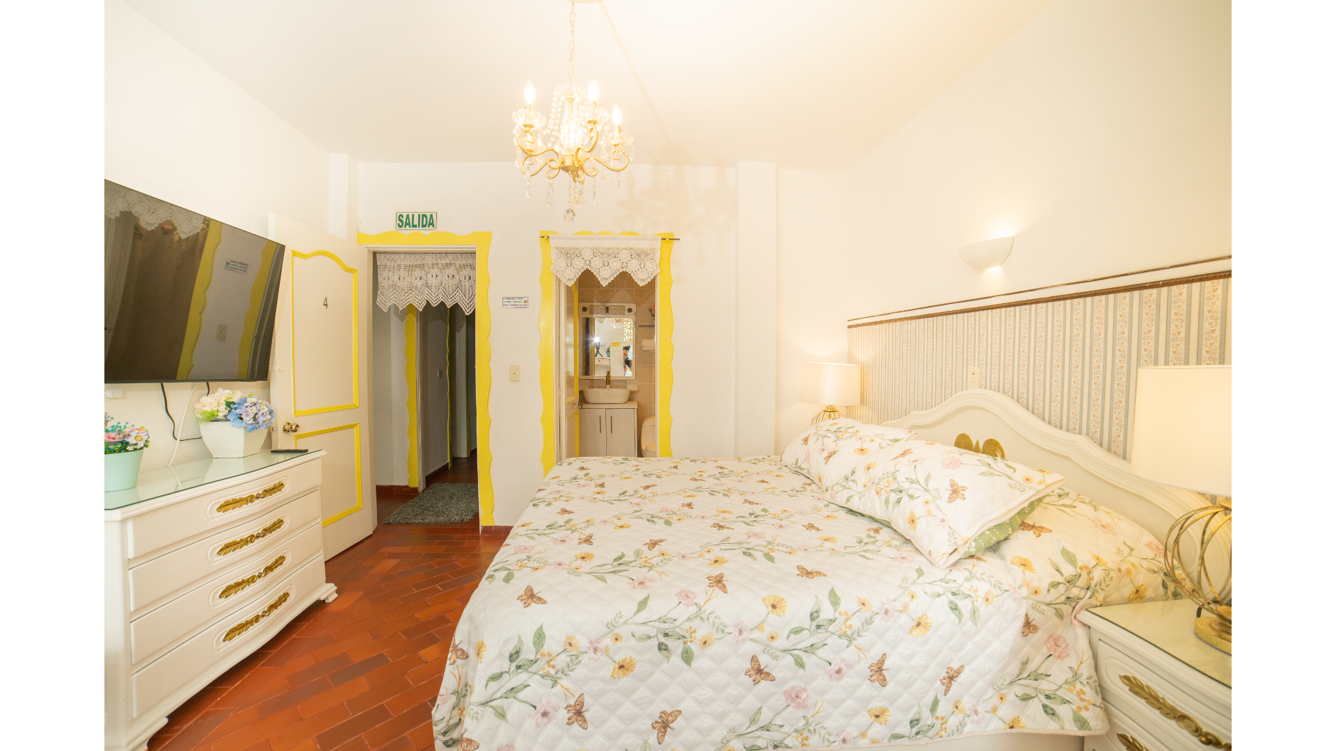 Double Queen Bed Non Smoking