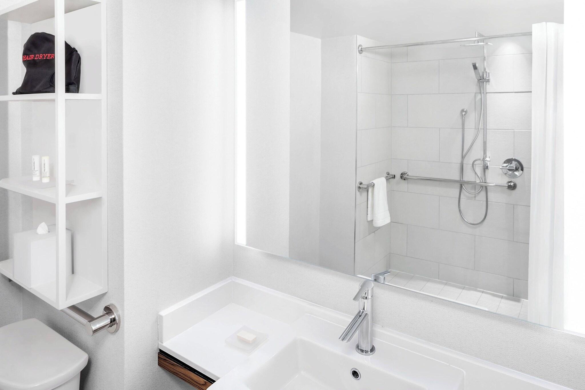 Quadruple Executive Two Queen Beds