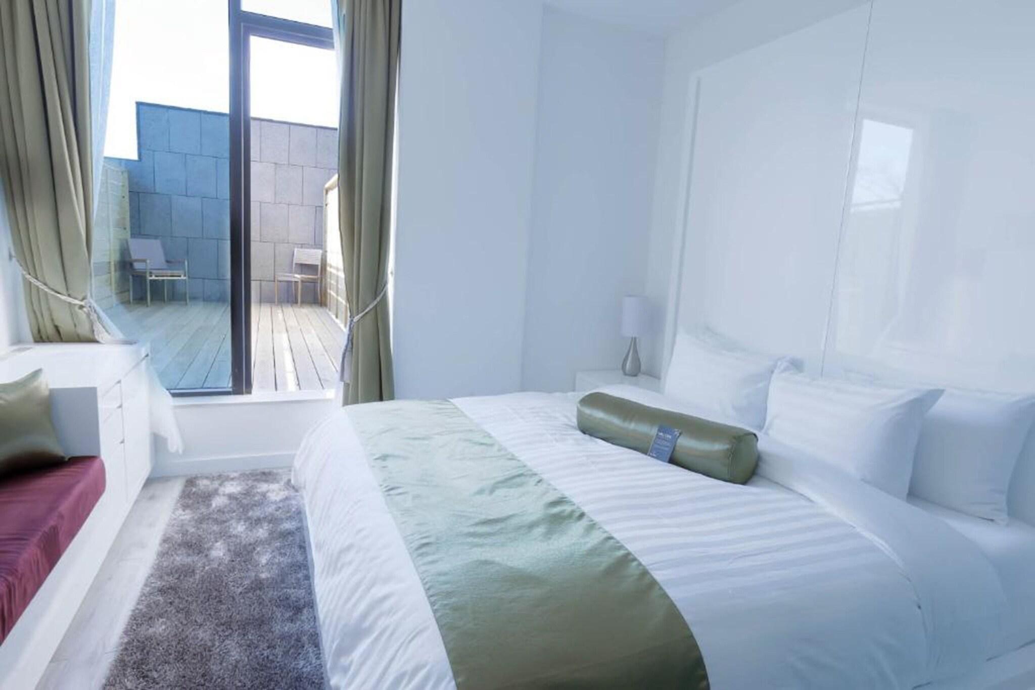 Double King Size Bed