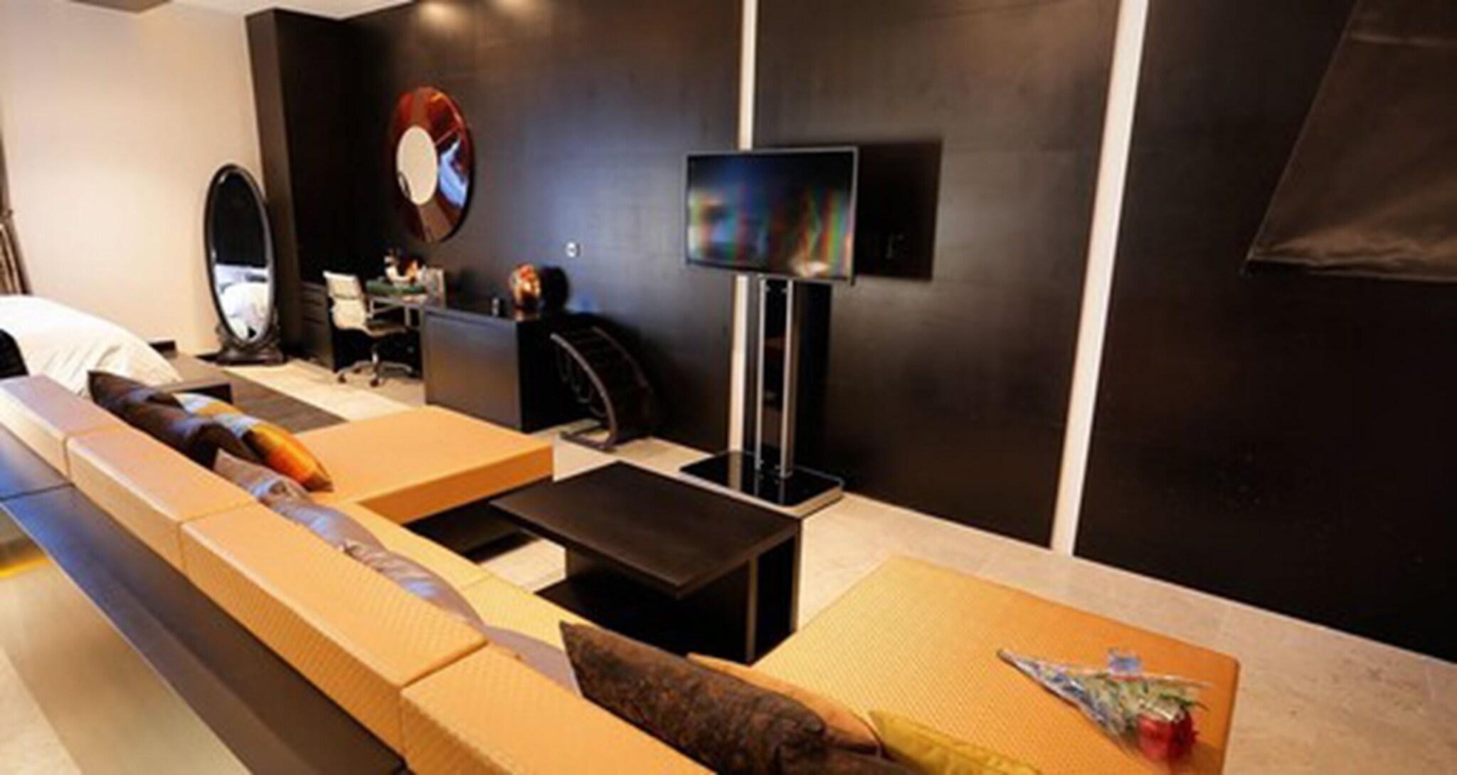 Suite Deluxe King Bed