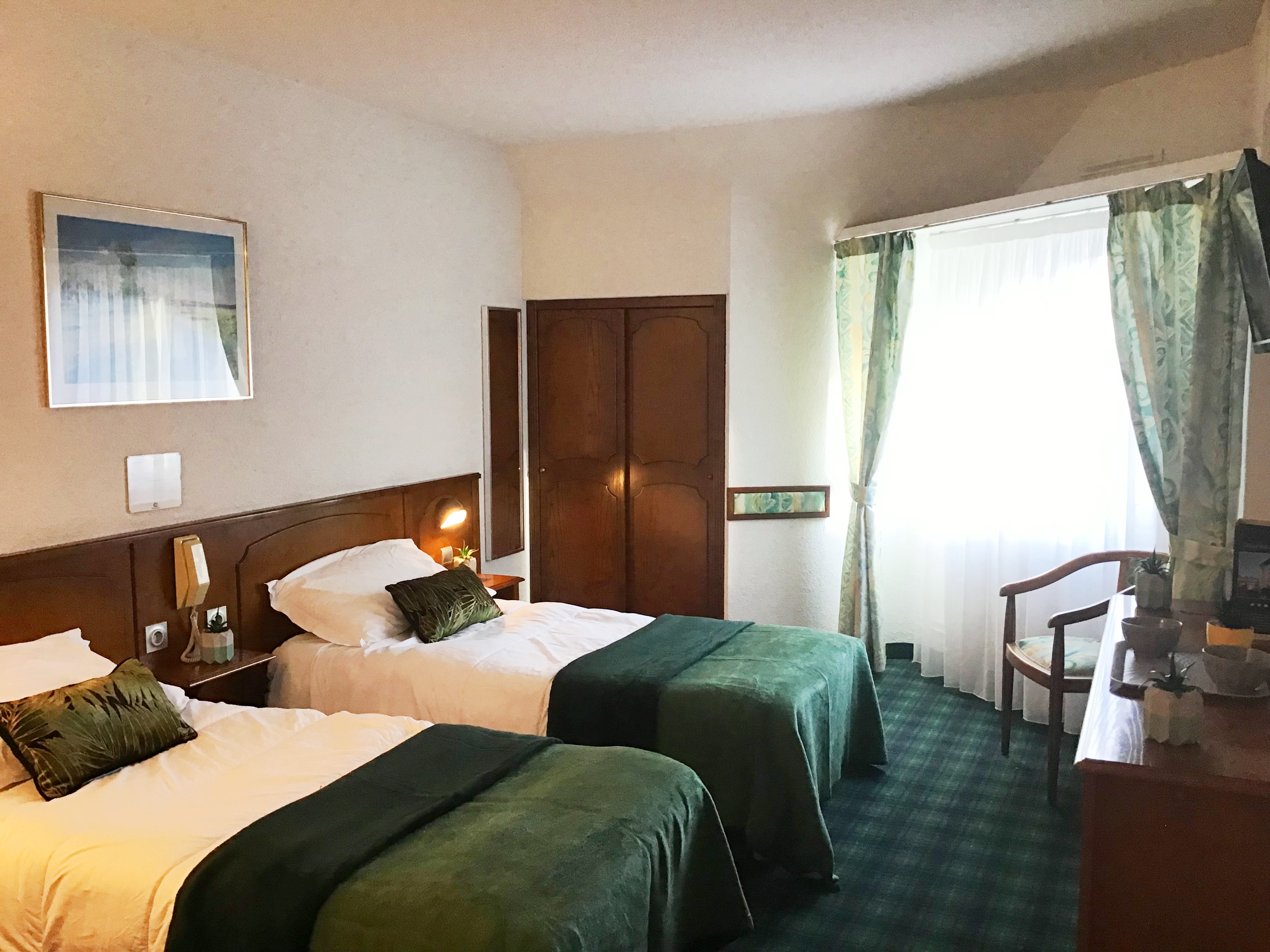 Double or Twin Standard