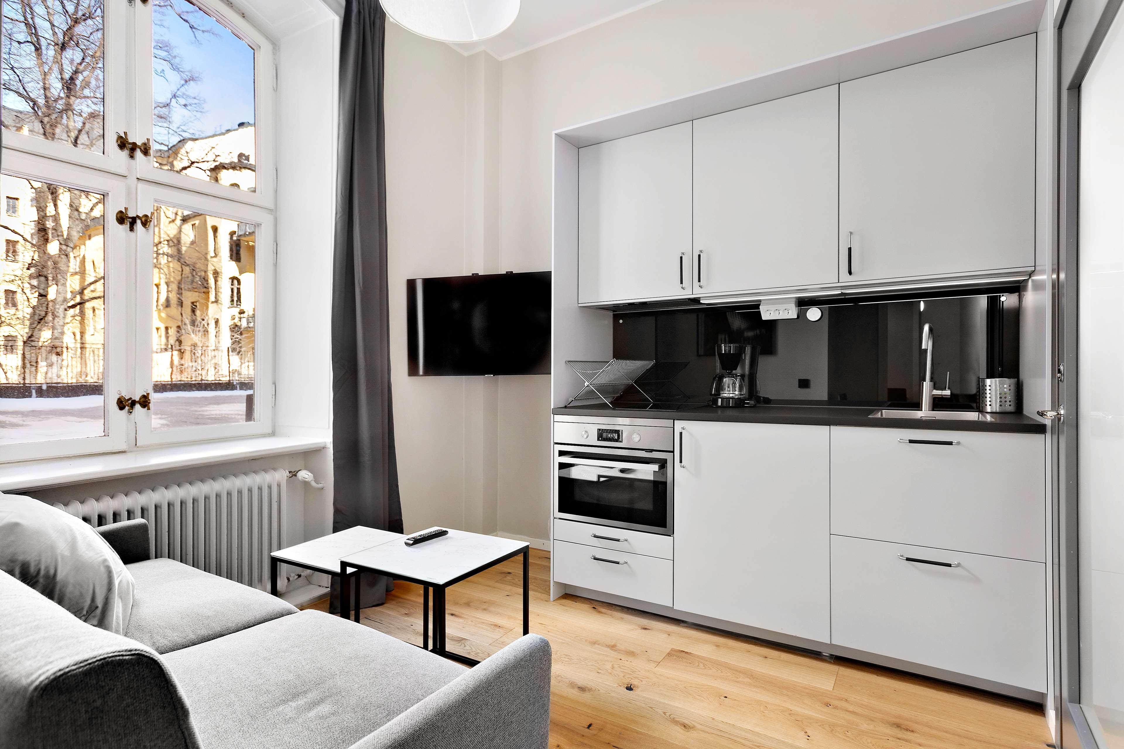 Apartment Queen Size Bed