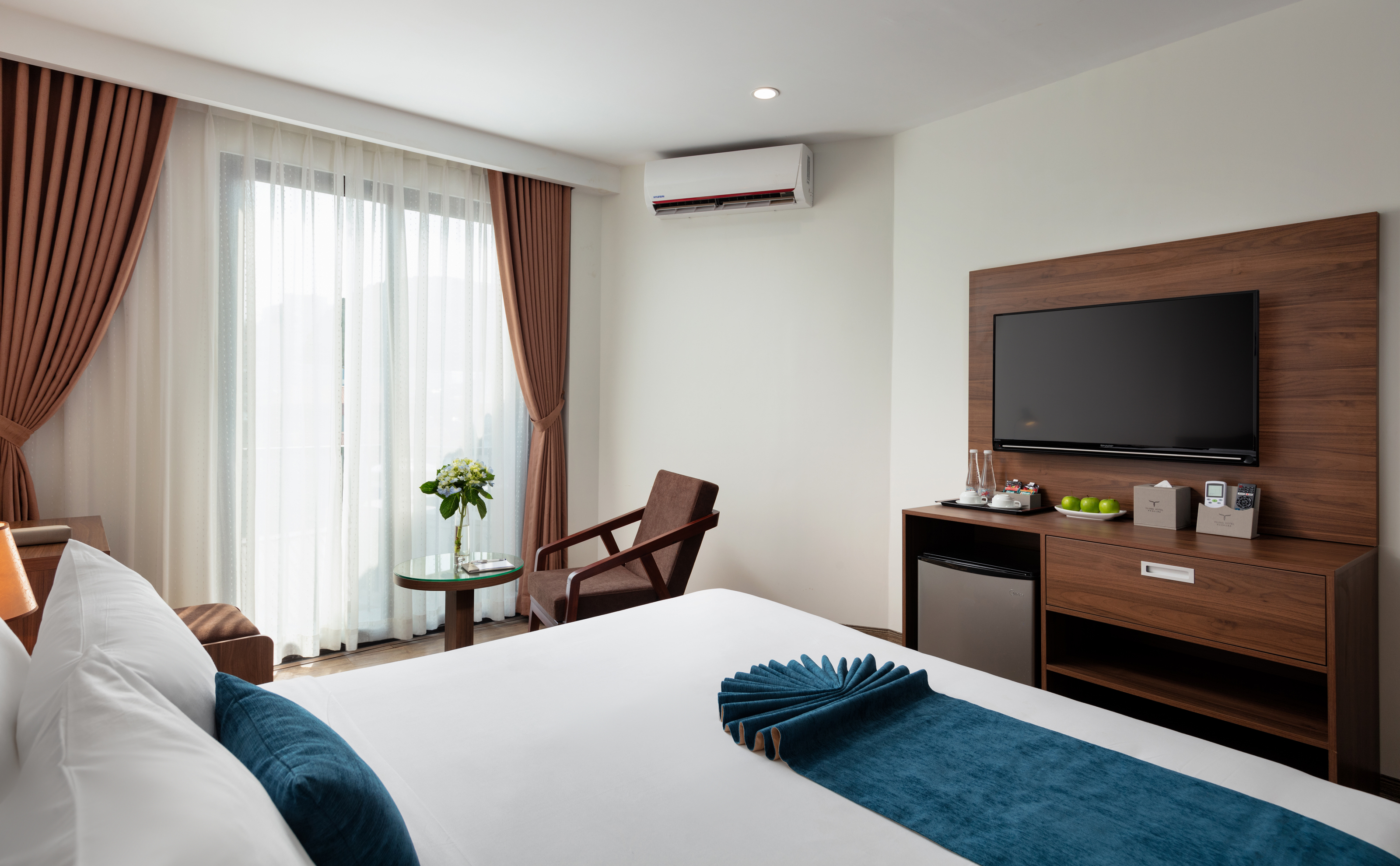 Room Classic Land View