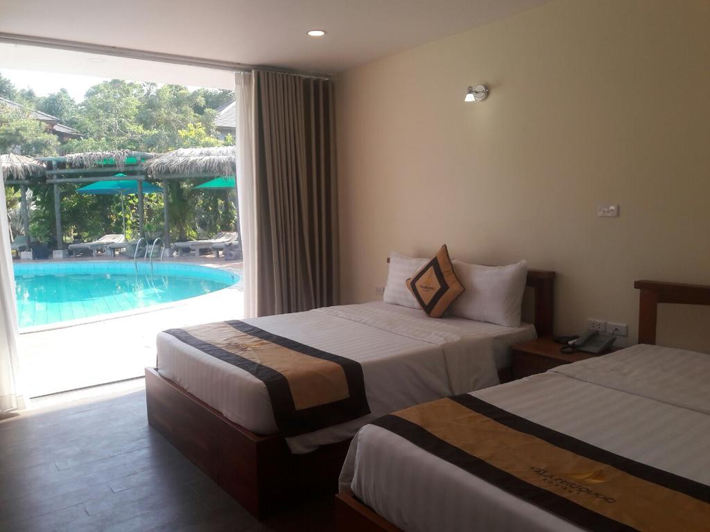 Room Deluxe Pool View