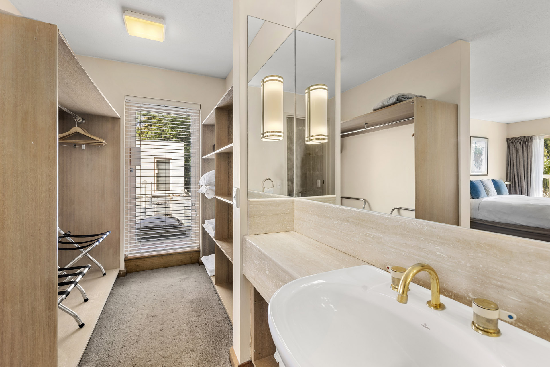 Apartment Three Bedrooms Three Bathrooms