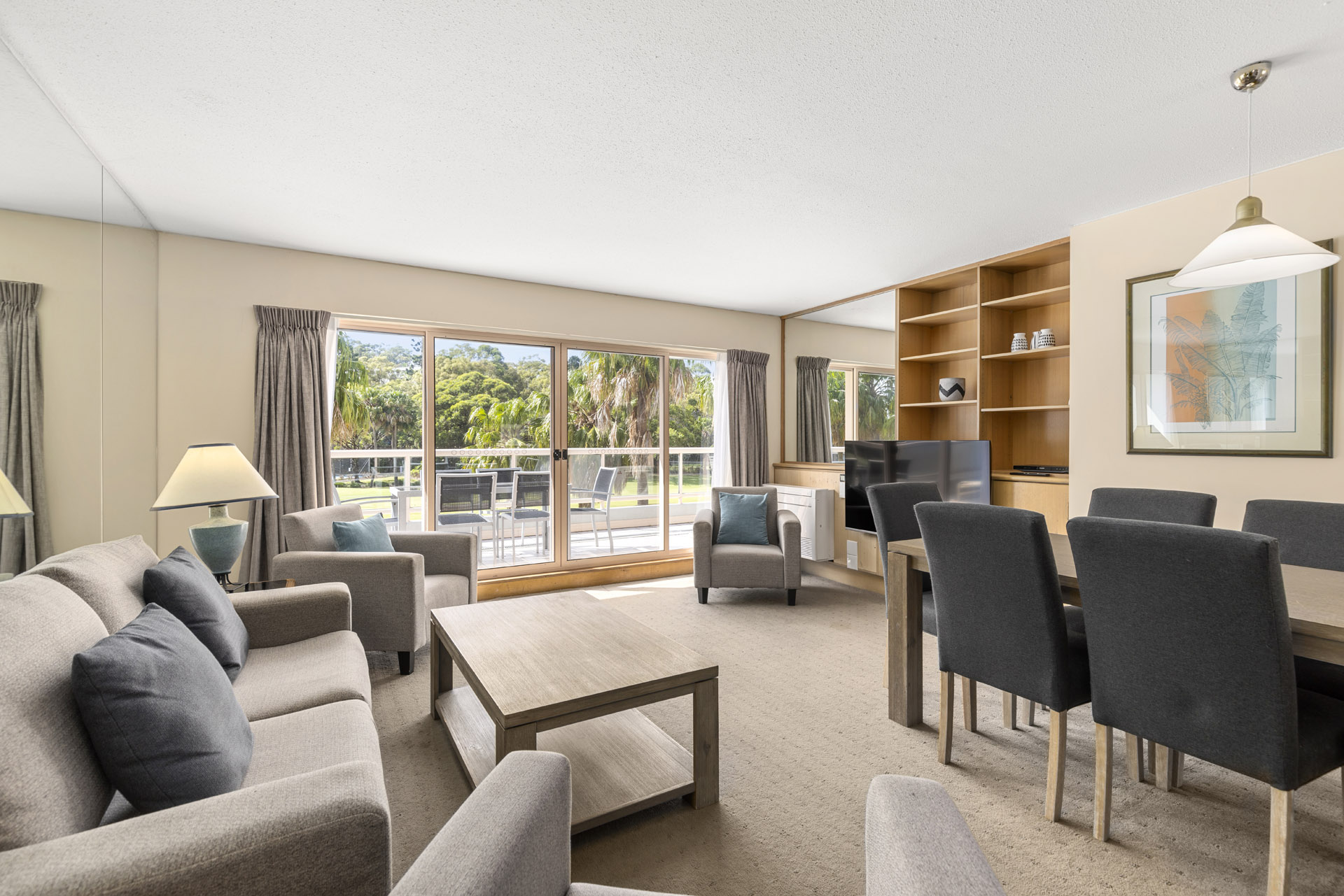 Apartment Three Bedrooms Three Bathrooms