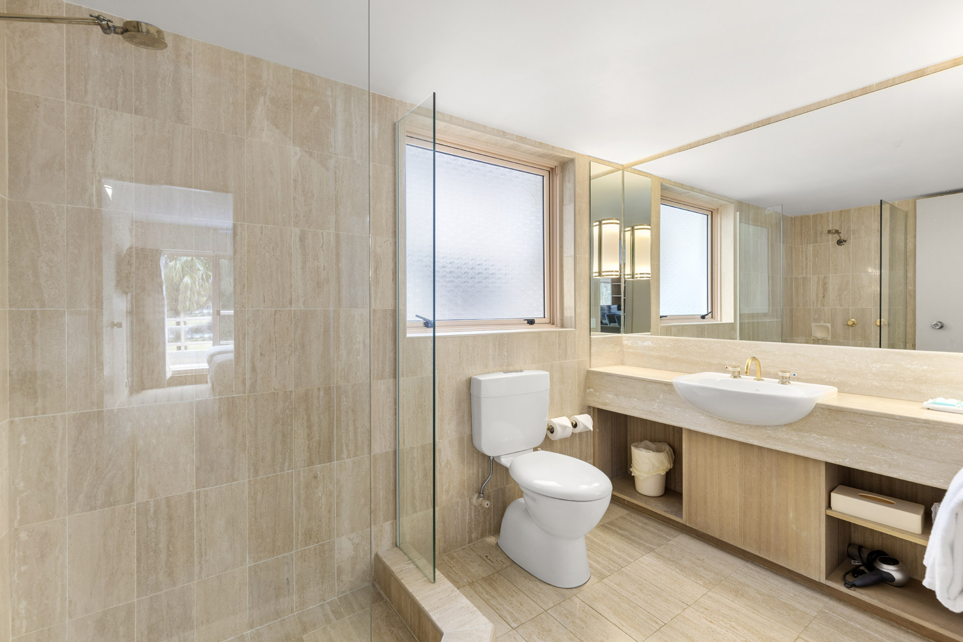 Apartment Three Bedrooms Three Bathrooms