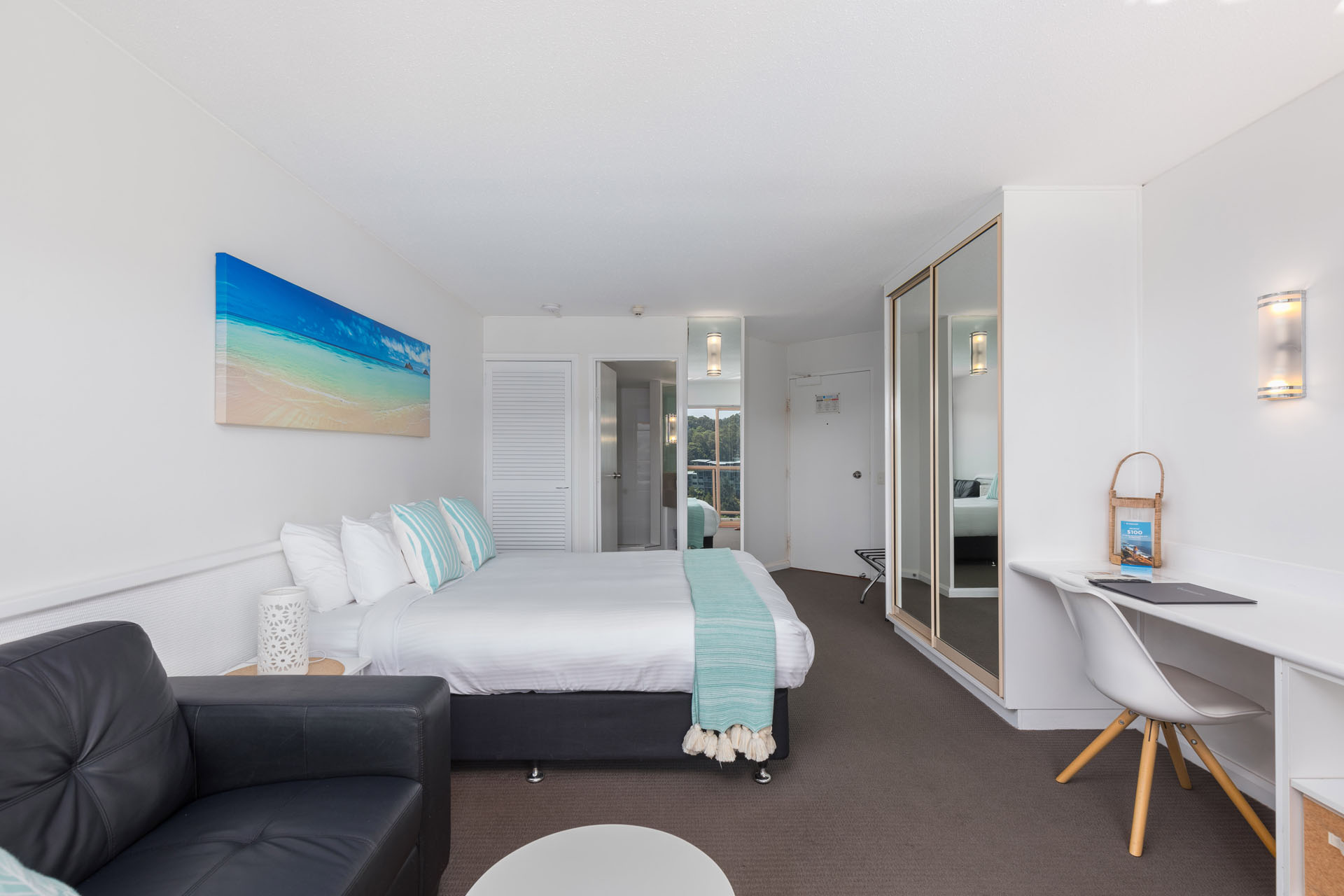 Studio Ocean View Queen Bed