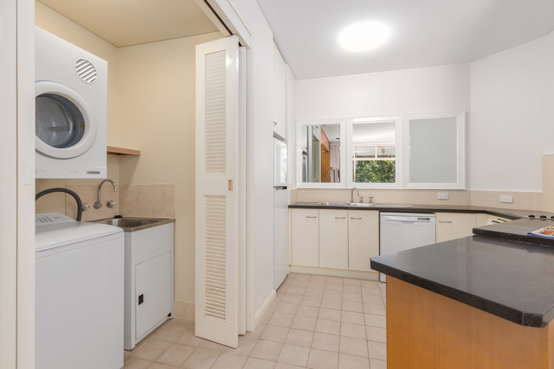 Apartment Accessible King Size Bed