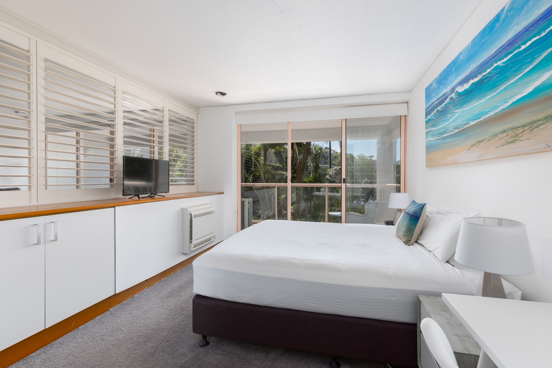 Apartment Accessible King Size Bed