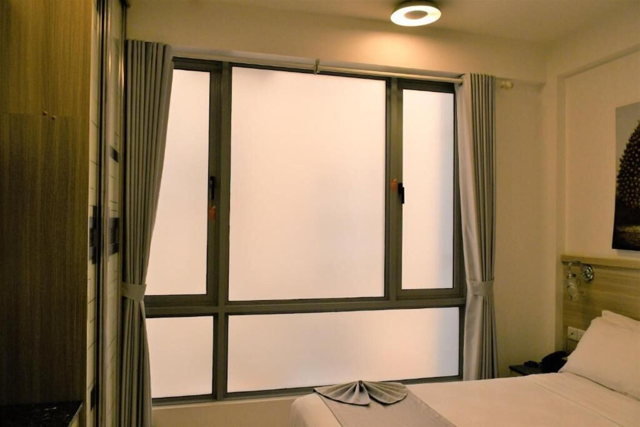 Double Queen Size Bed