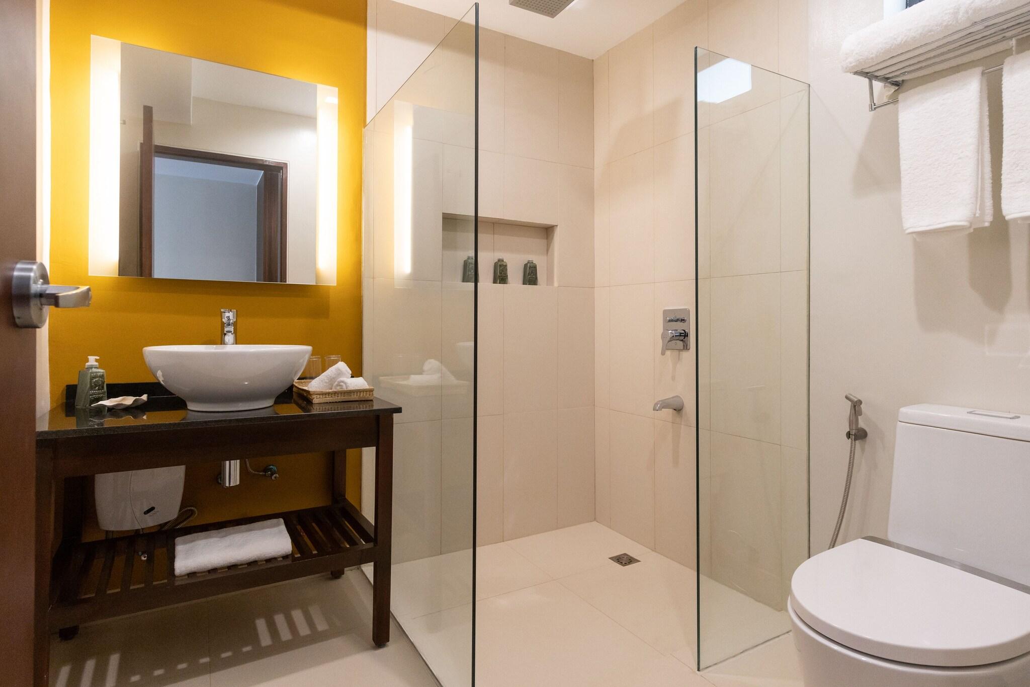 Quadruple Deluxe Two Queen Beds