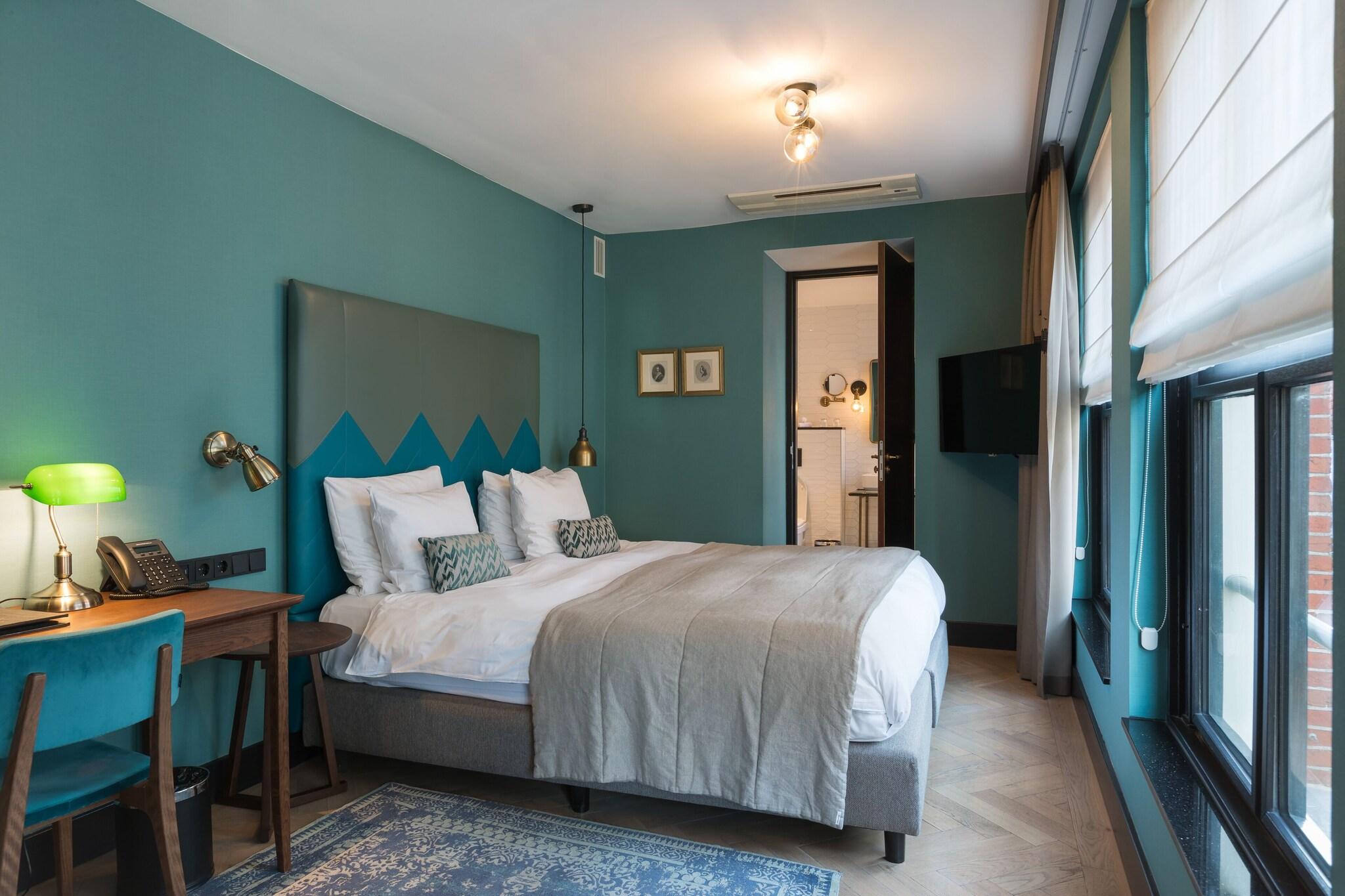 Double King Size Bed