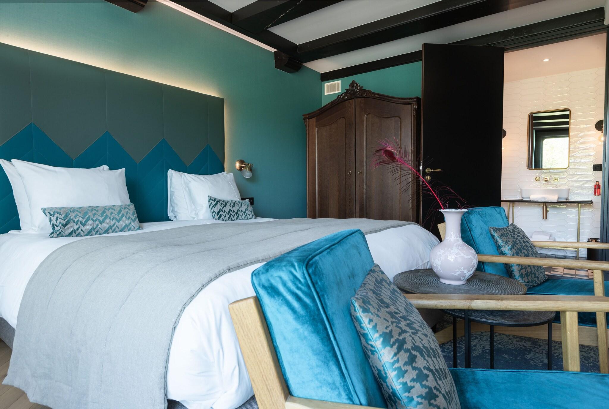 Double King Size Bed