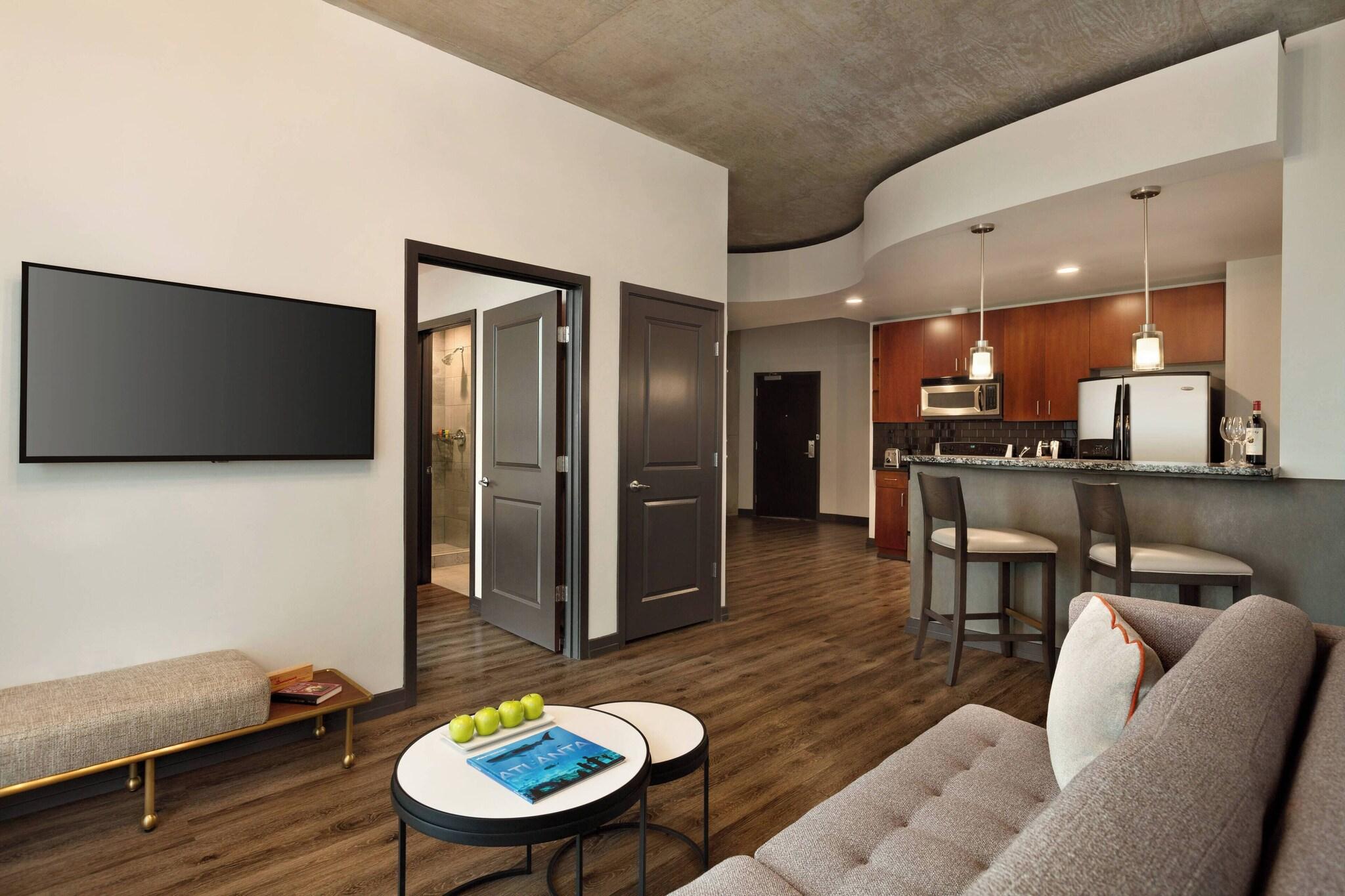 Suite Two Queen Beds One Bedroom