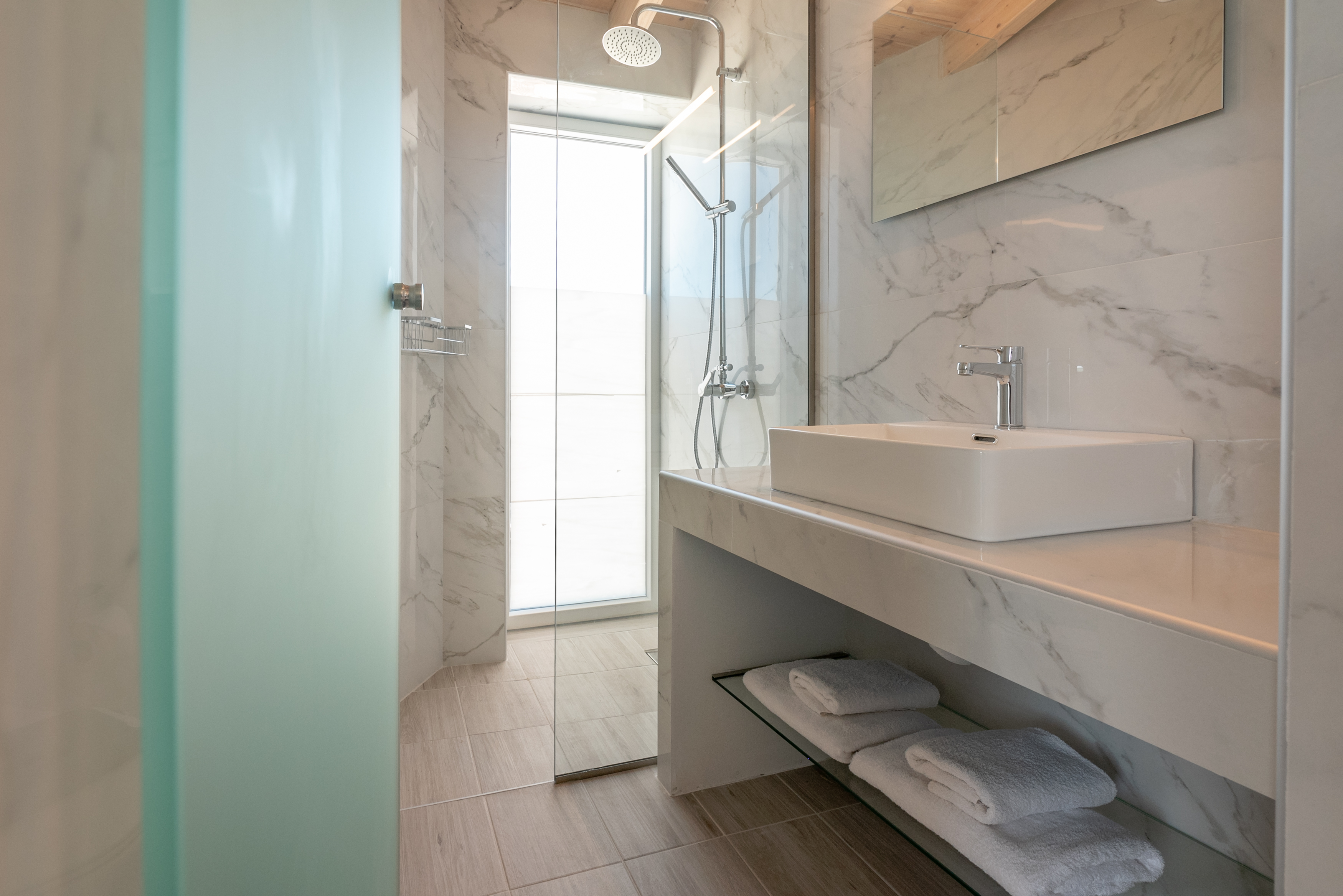 Double Deluxe One Bed