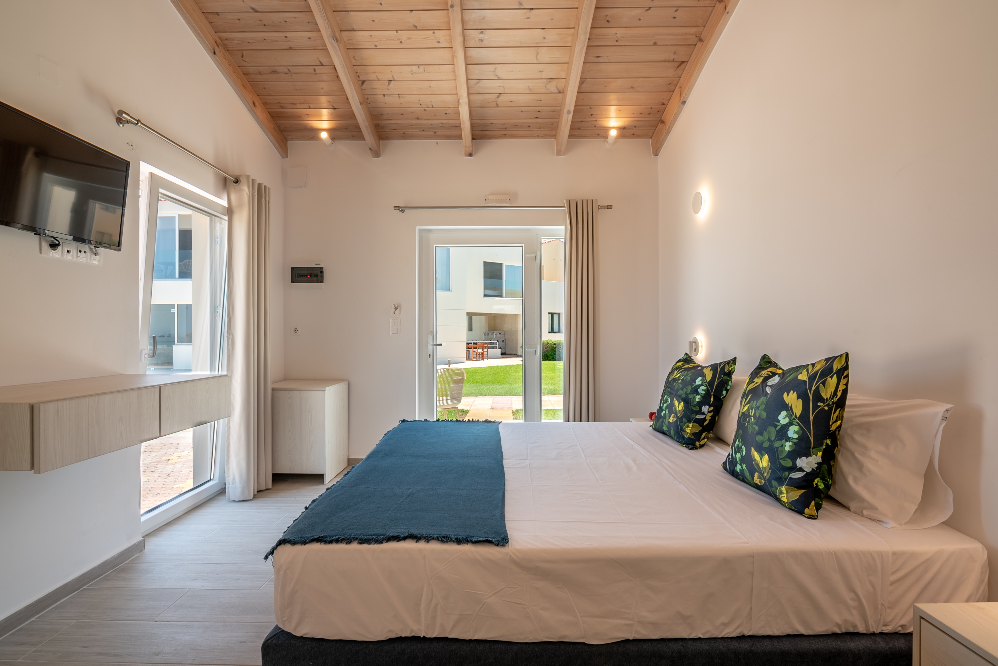 Double Deluxe Pool View