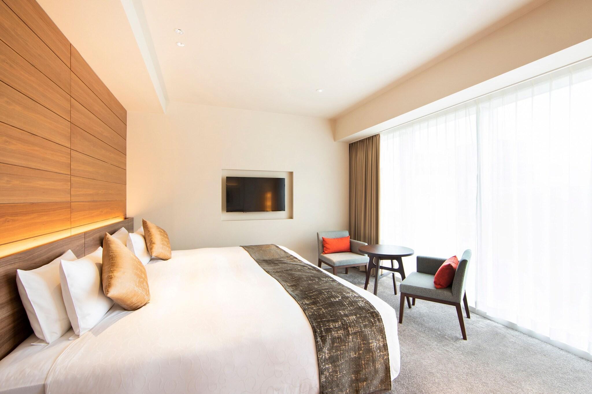 Double Deluxe King Bed