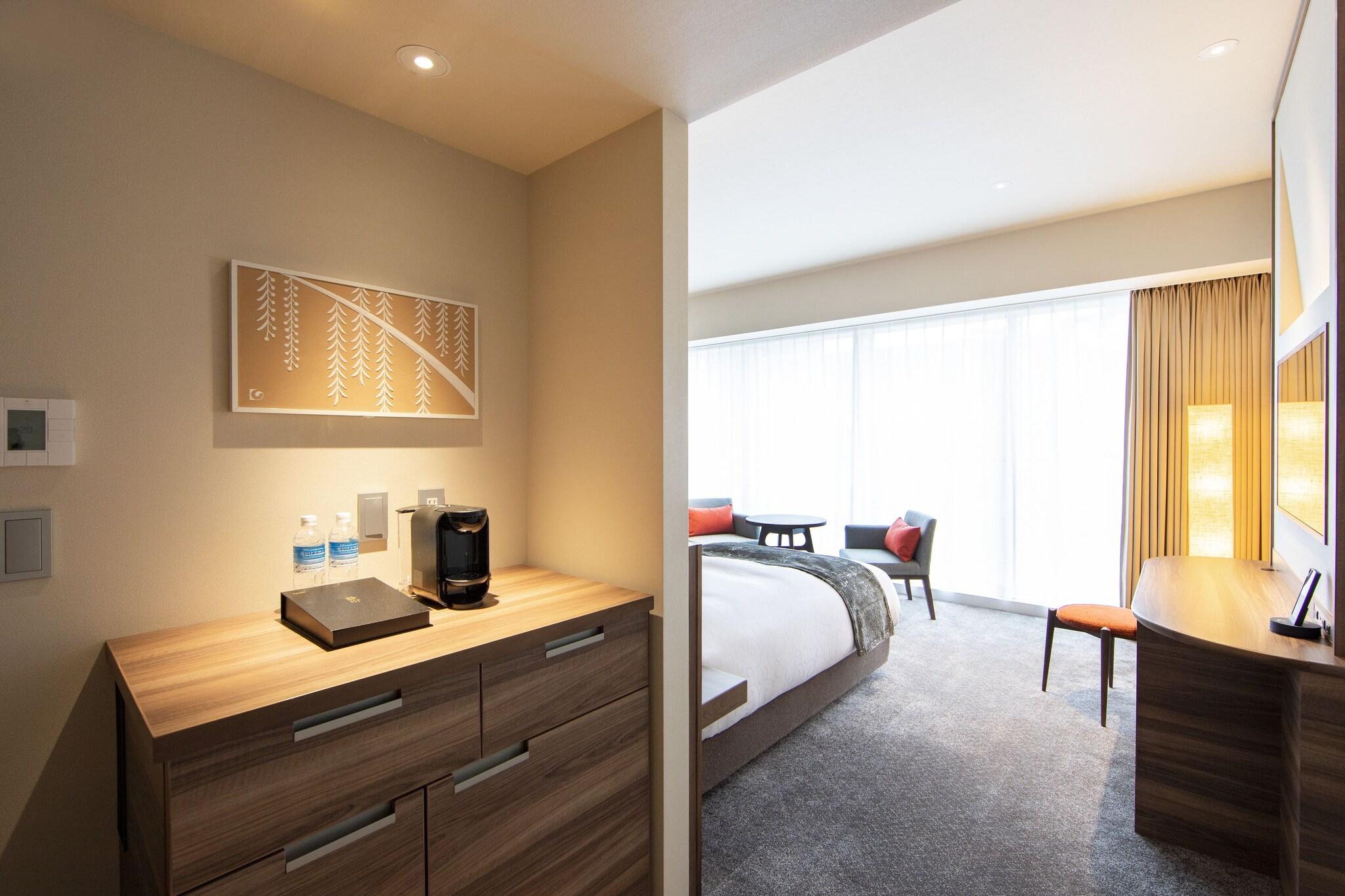 Double Deluxe King Bed