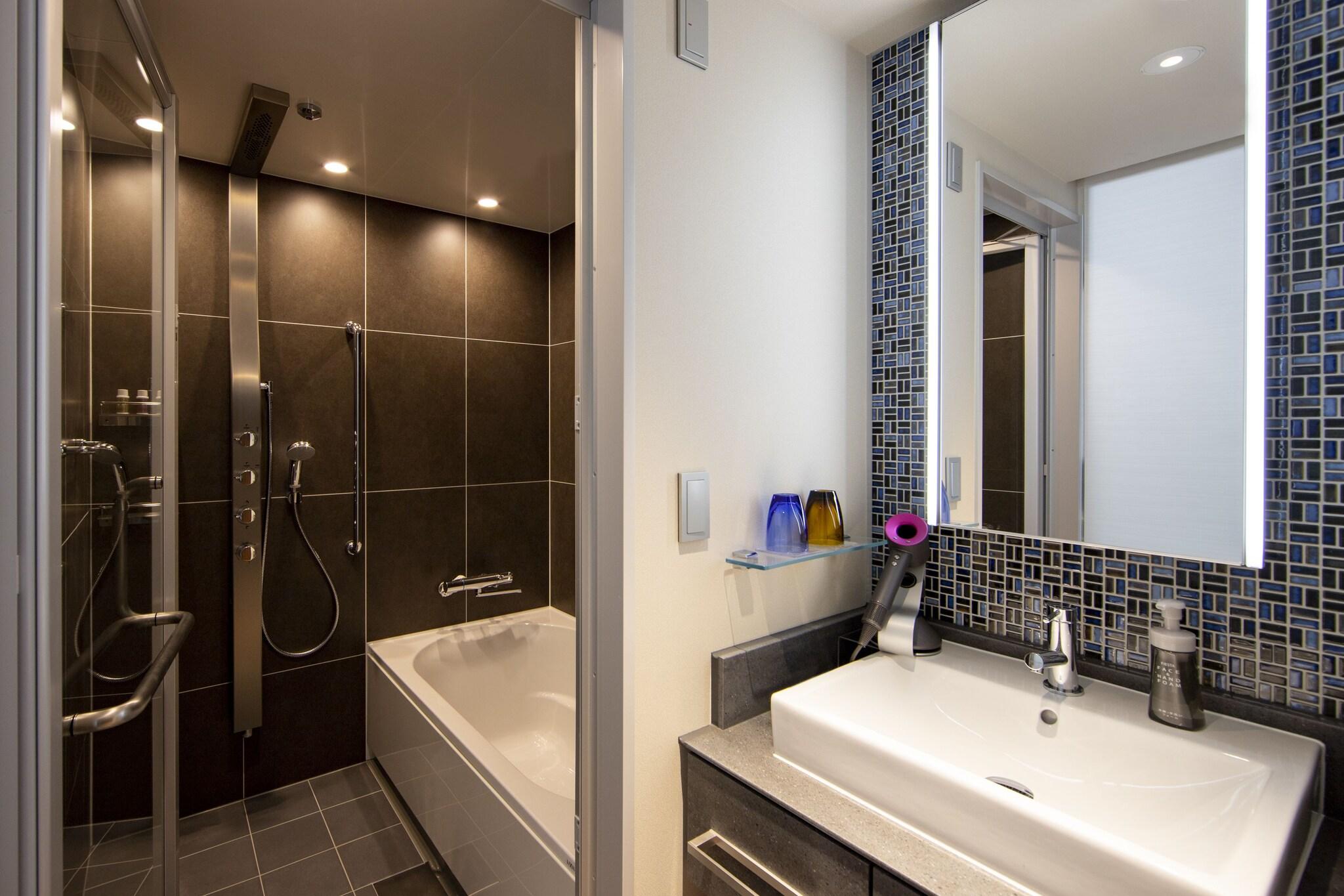 Double or Twin Superior King Bed