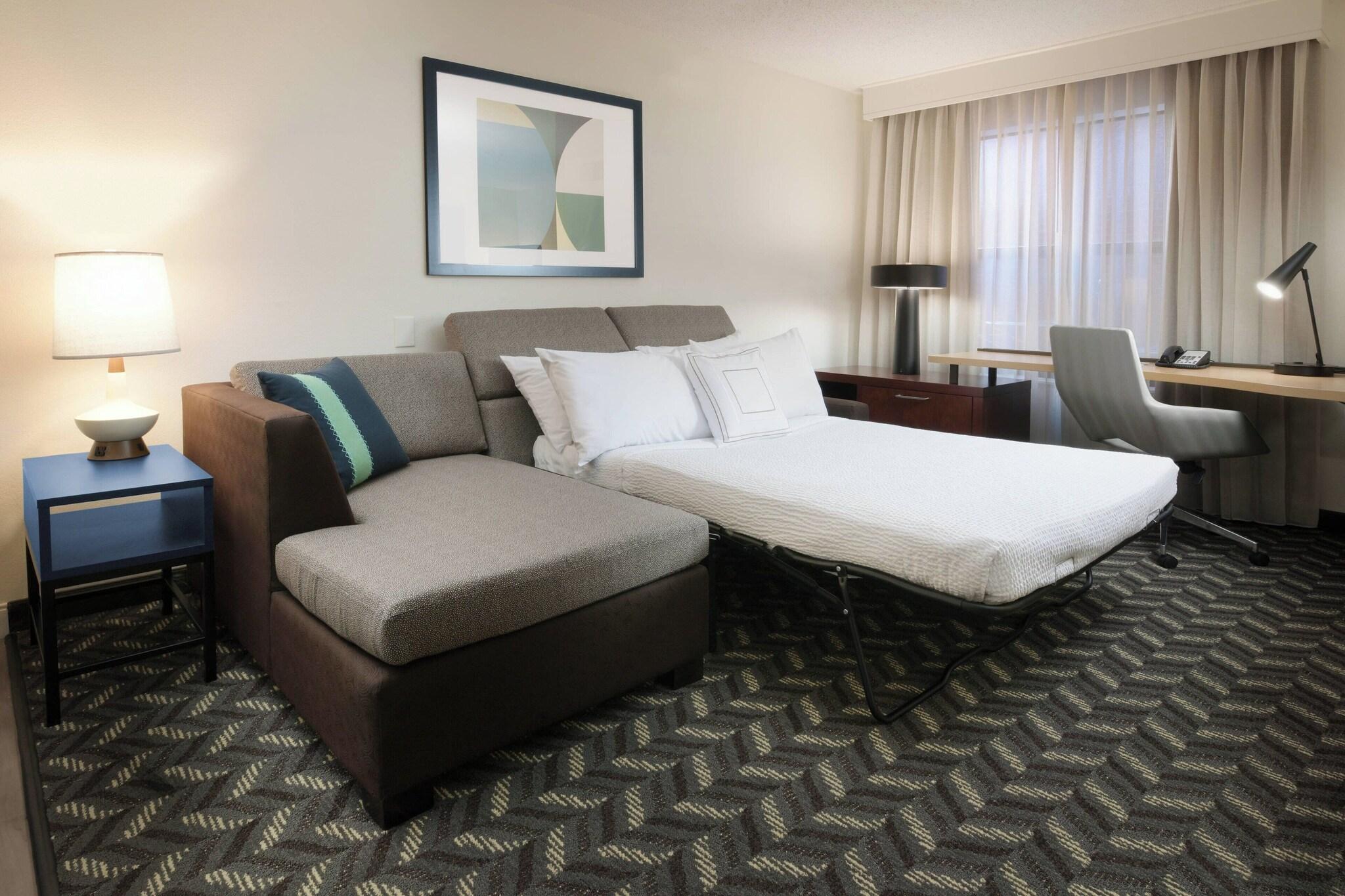 Suite Queen Size Bed