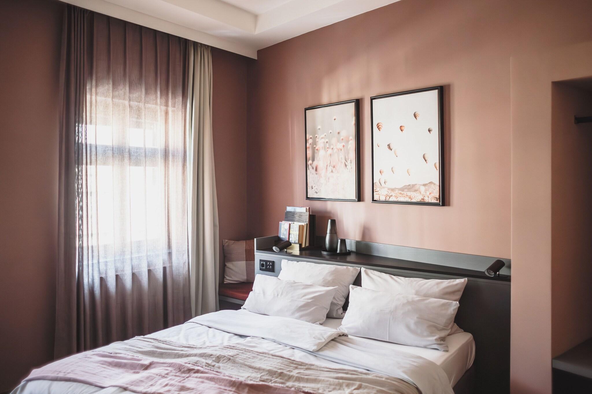 Double Queen Size Bed