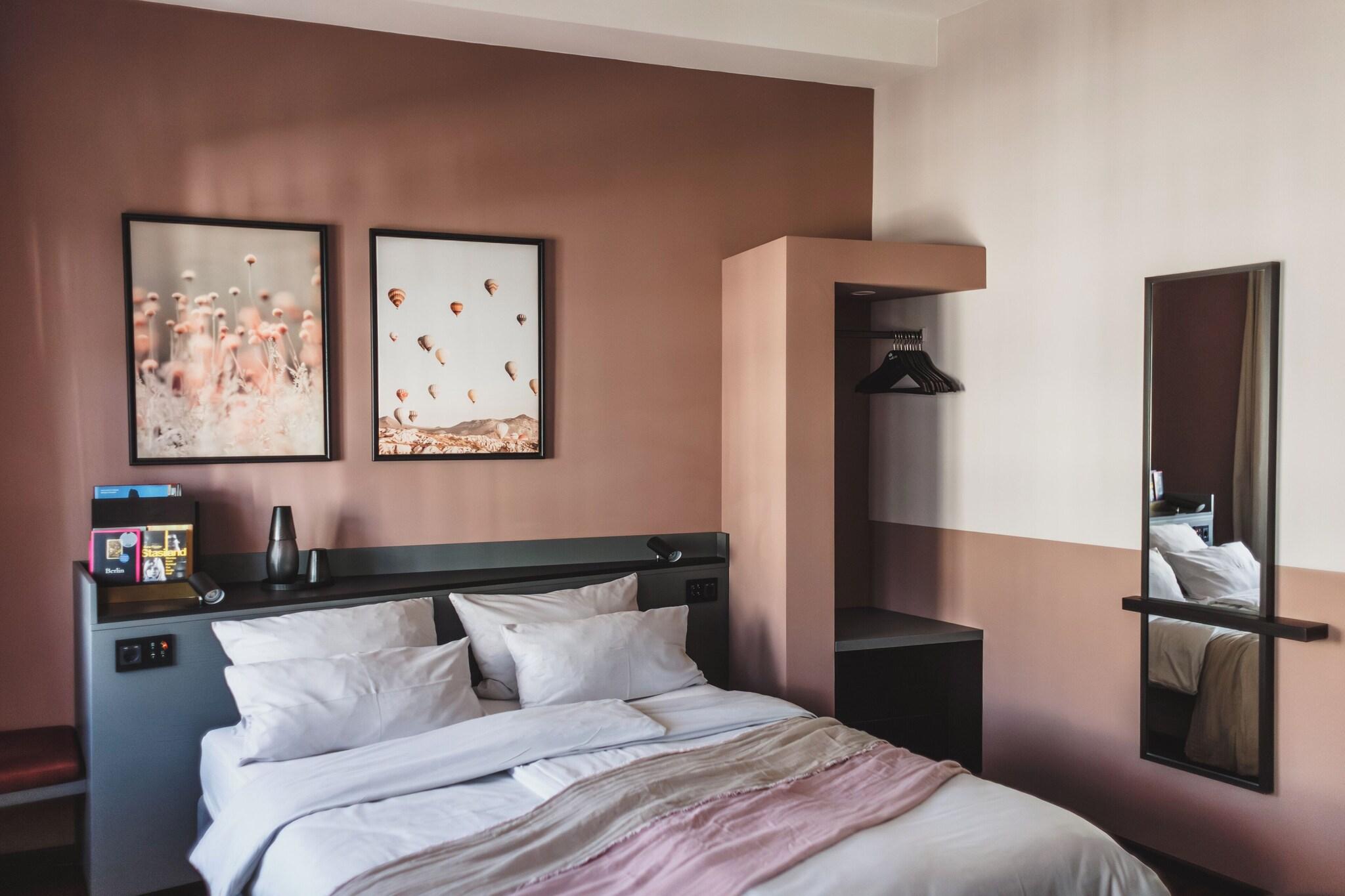 Double Queen Size Bed