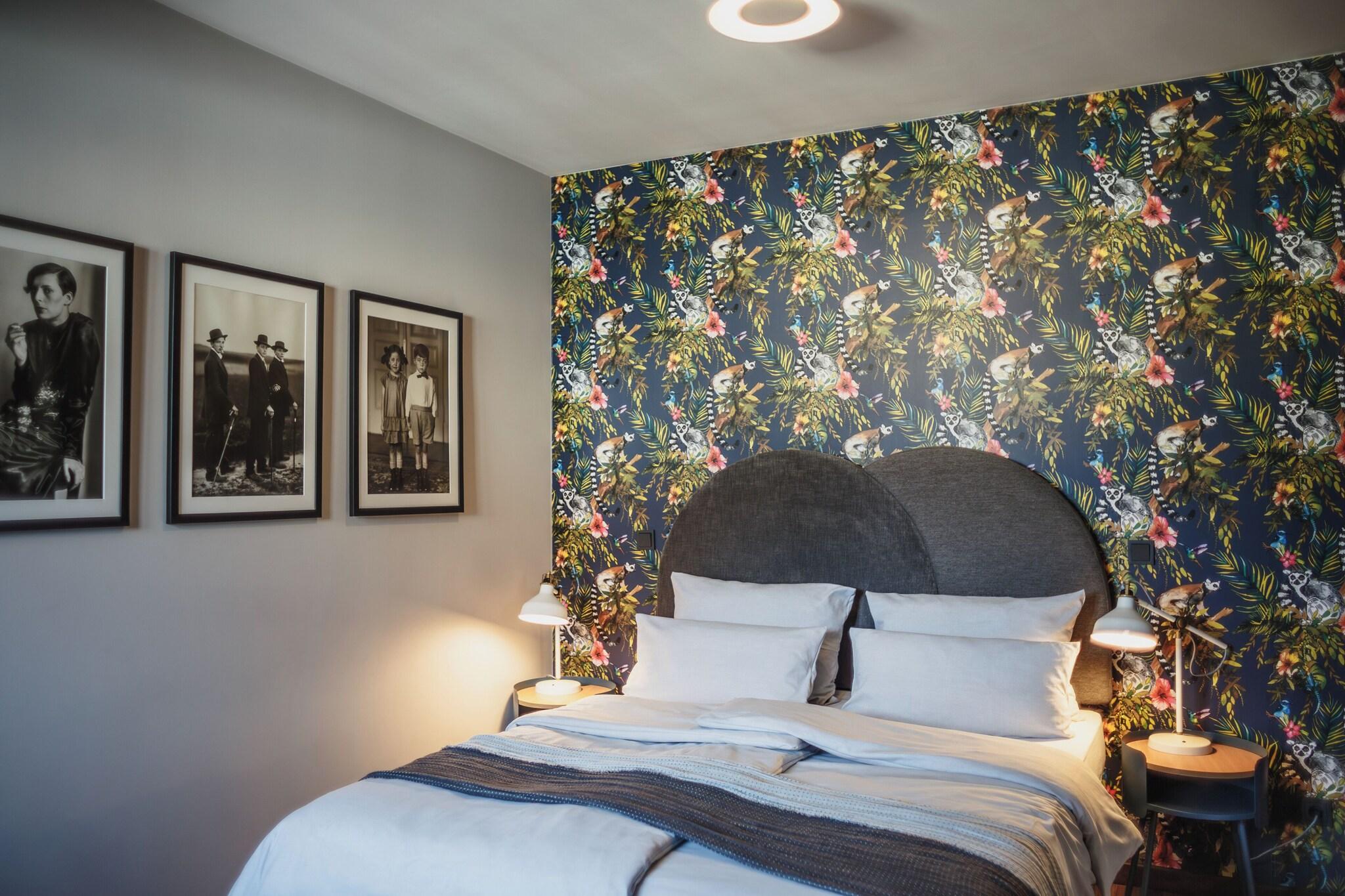 Apartment Queen Size Bed